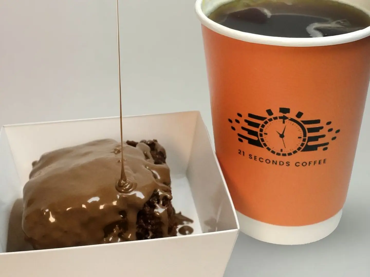 قهوة اليوم مع كيكة النوتيلا