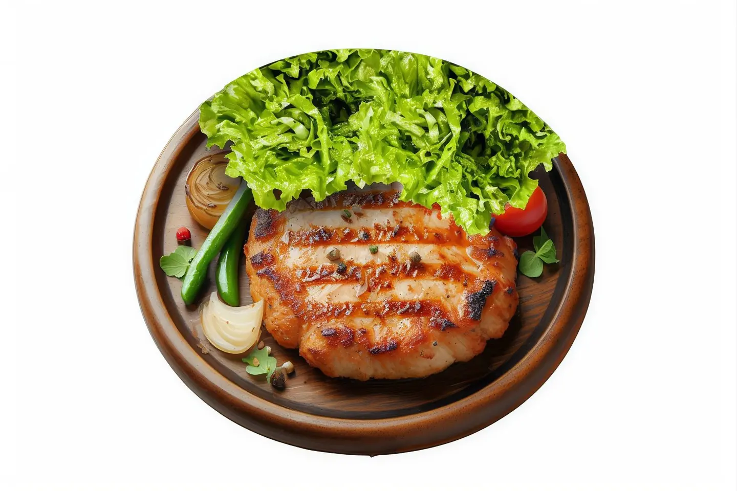 سلطة وشريحة دجاج