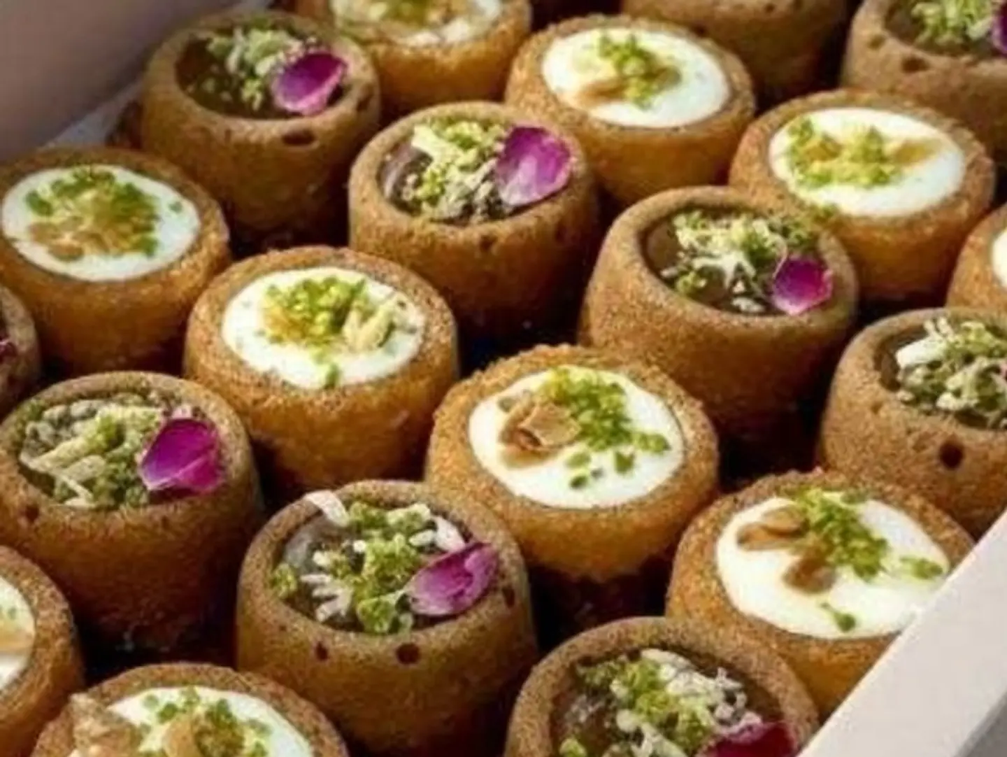ميكس بسبوسة وكيكة التمر