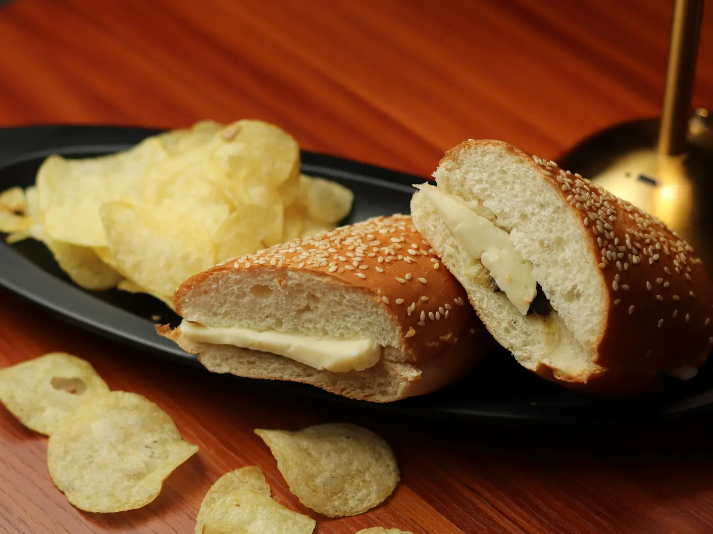 ساندوتش حلوم