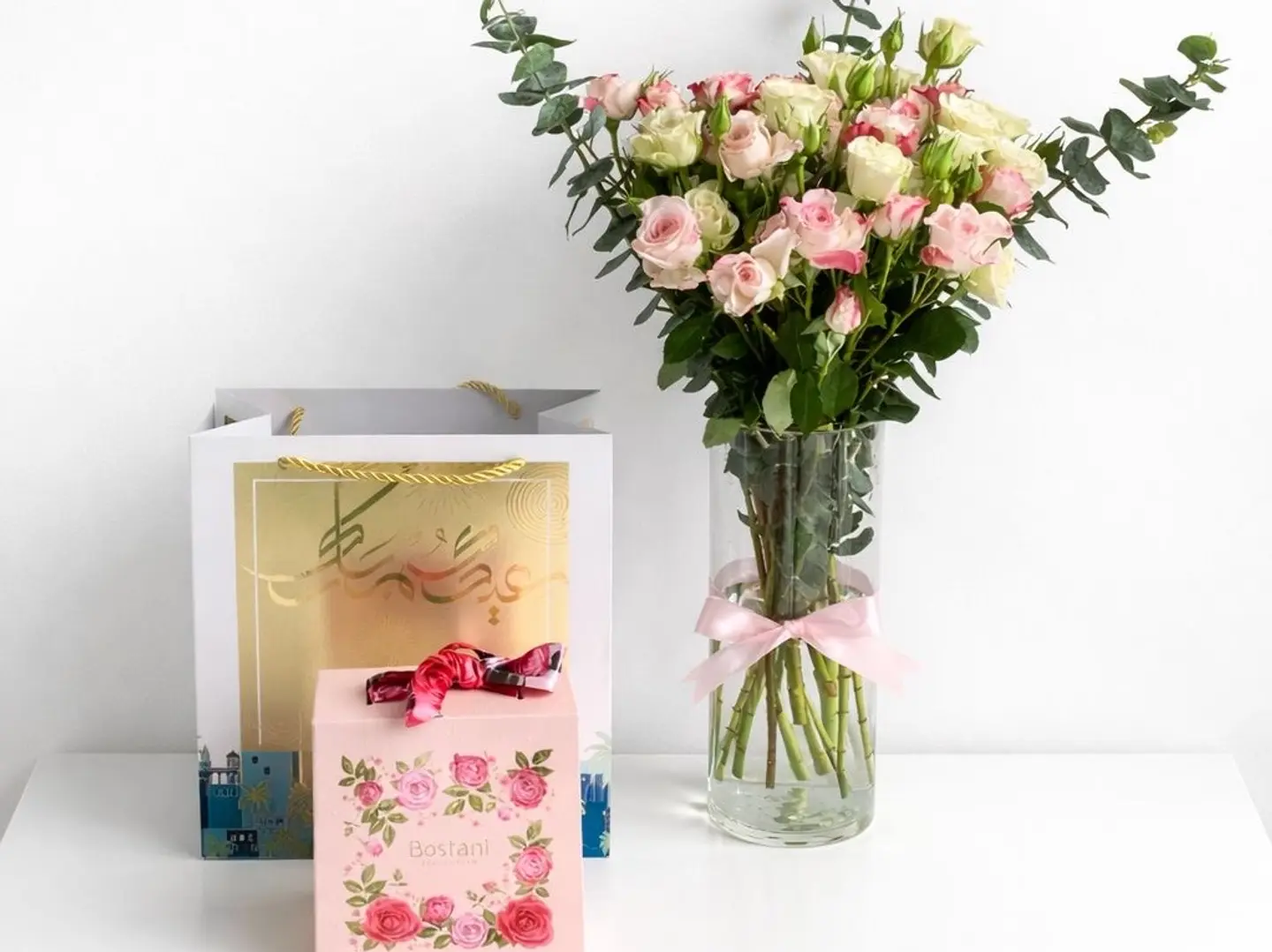 Flower Vase And Gardener (6)