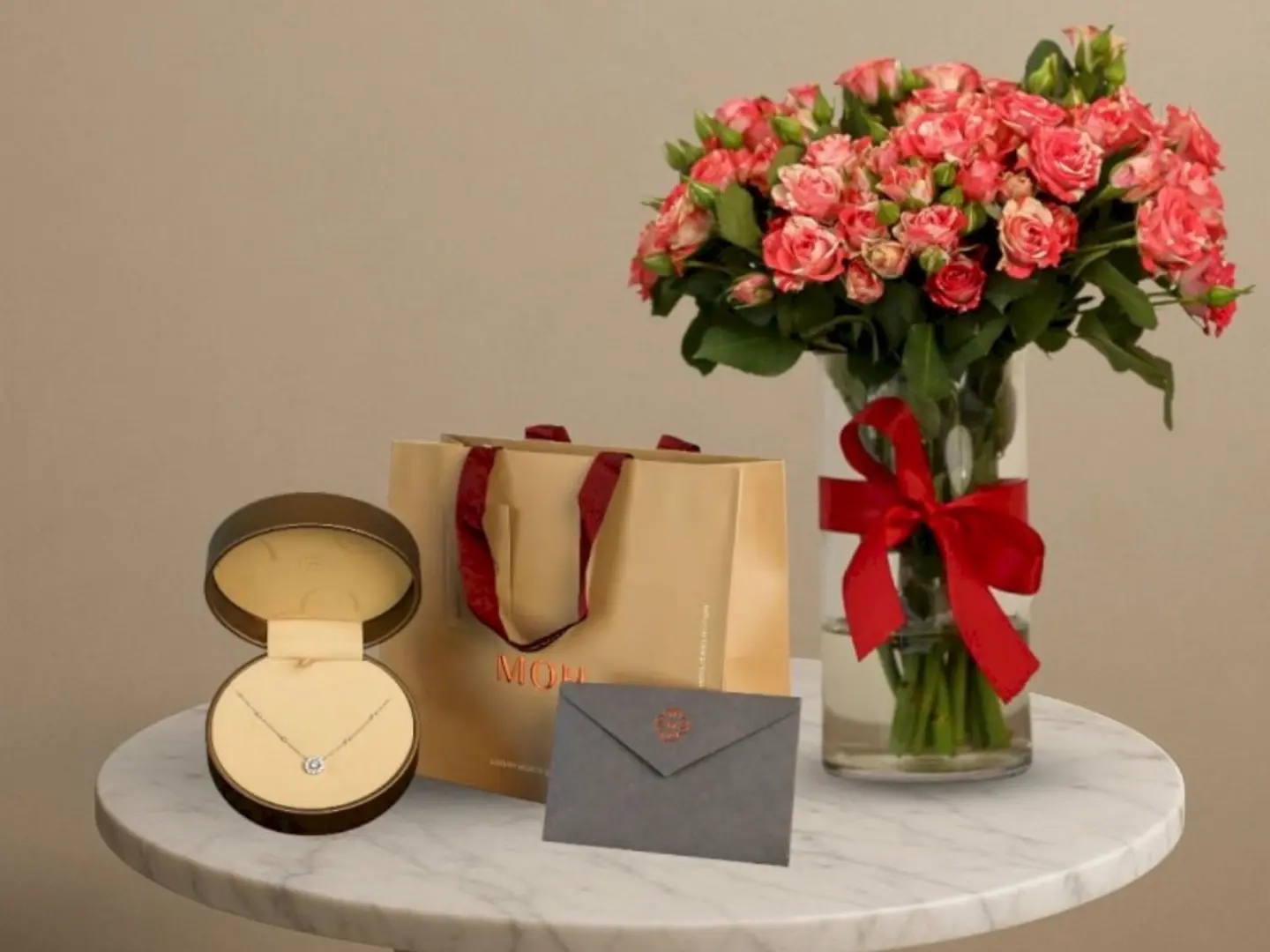 Vase And Mh Necklace