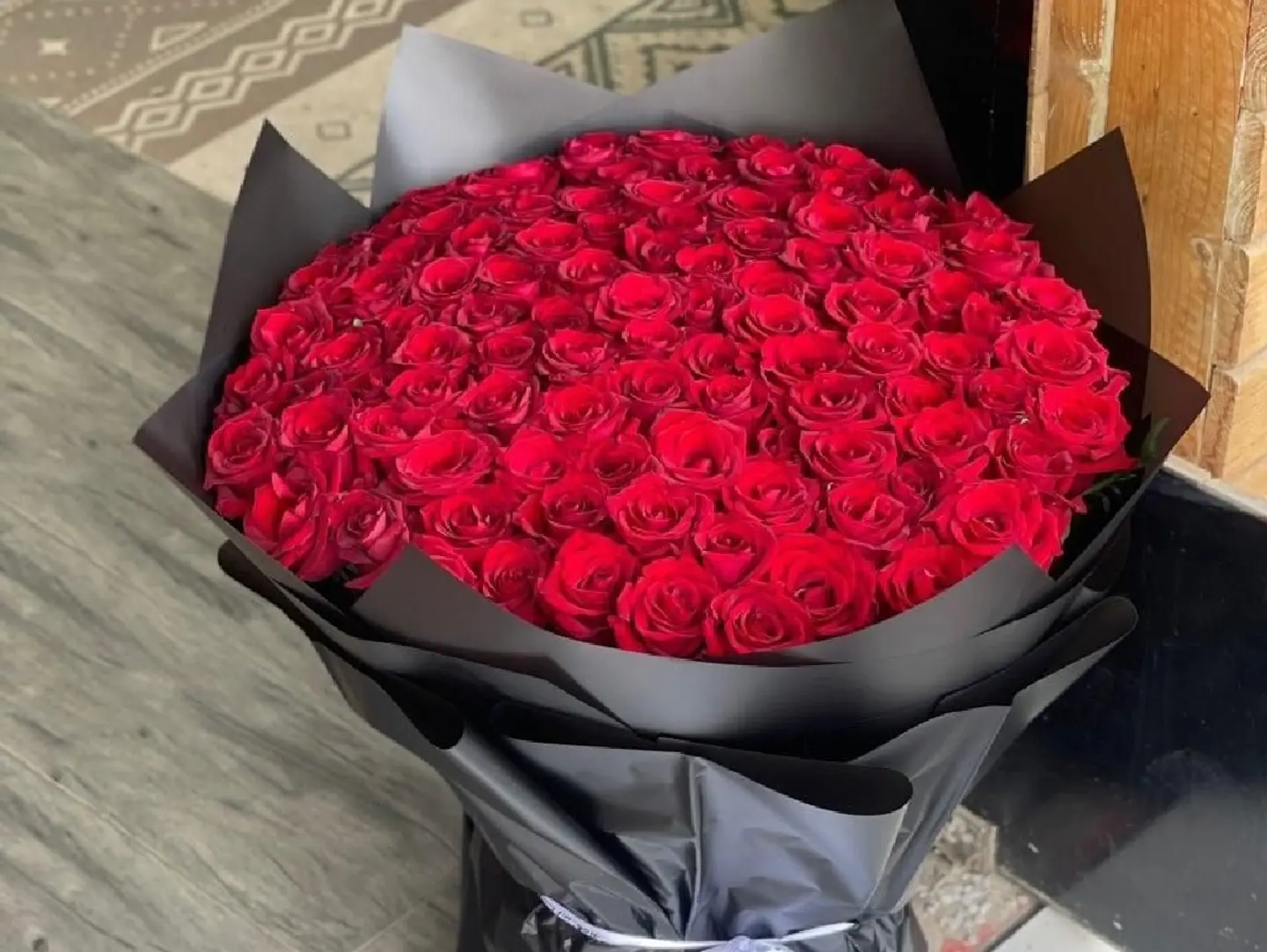 باقه ورد احمر 100حبه