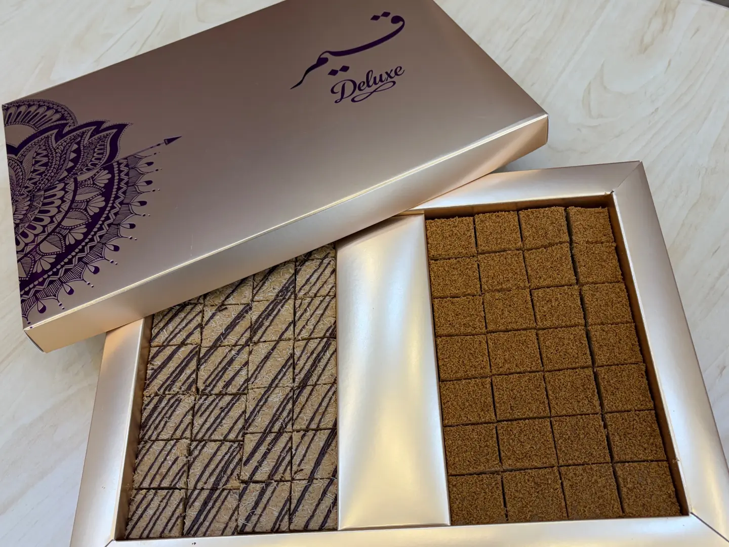 ديلوكس هيل لوتس