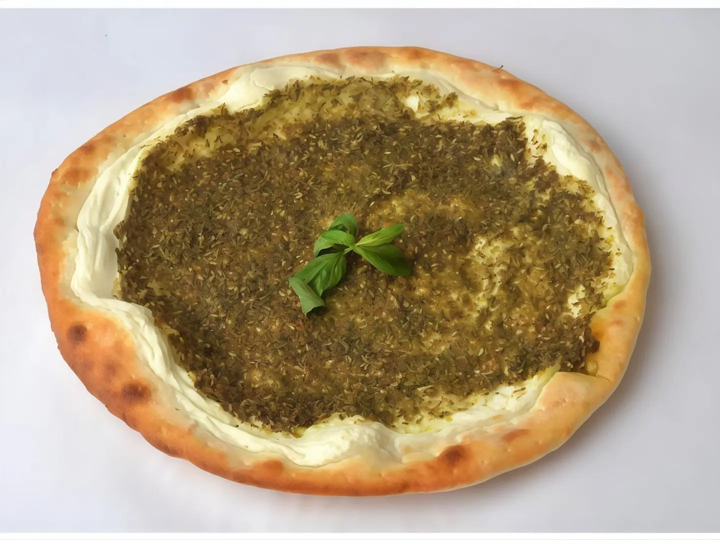 فطيرة لبنة زعتر