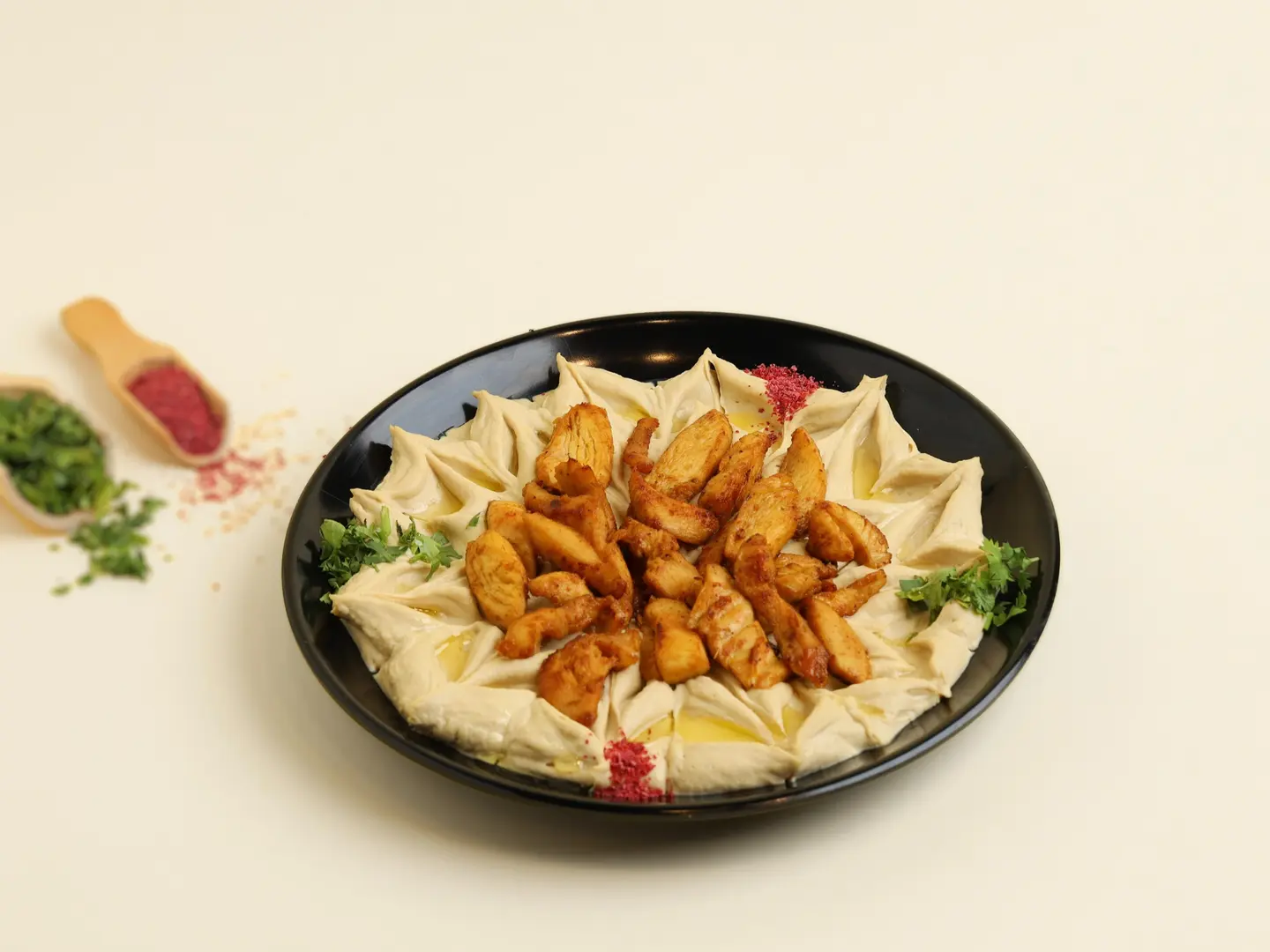 Hummus With Chicken Slices