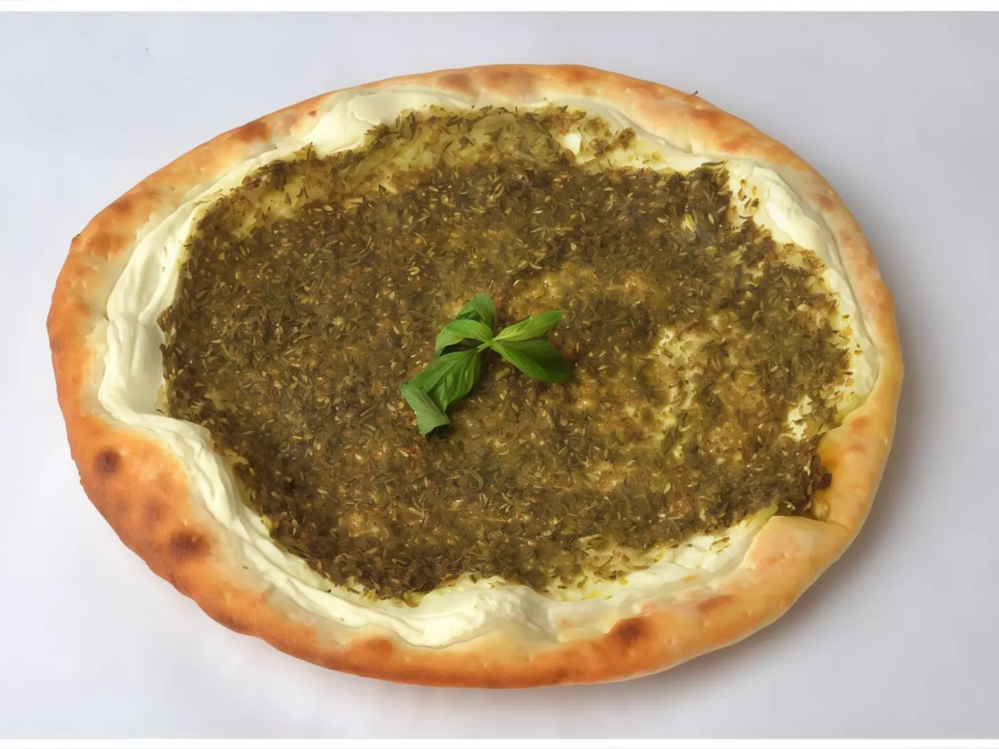 فطيرة لبنة بالزعتر