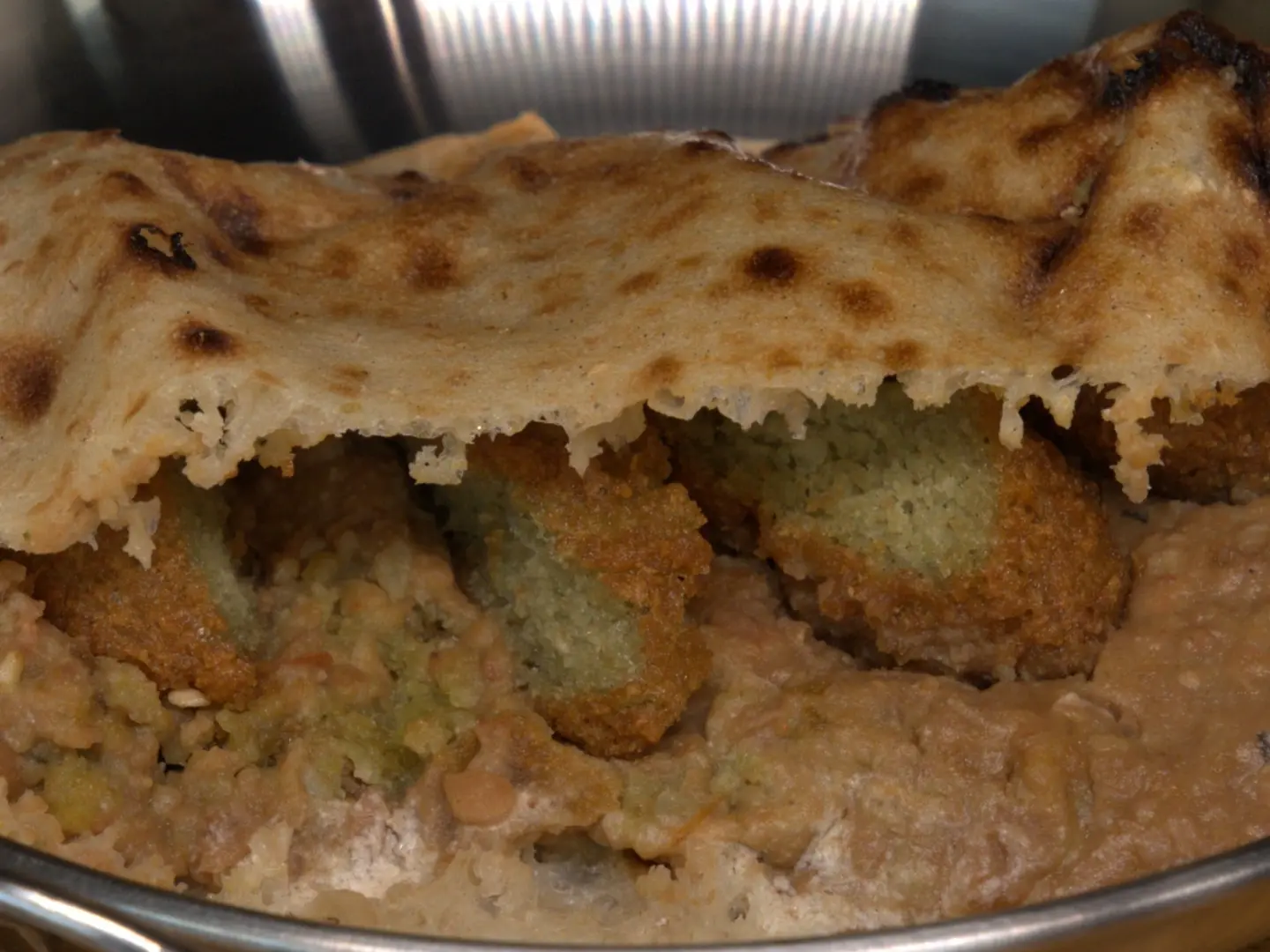 فول بالفلافل