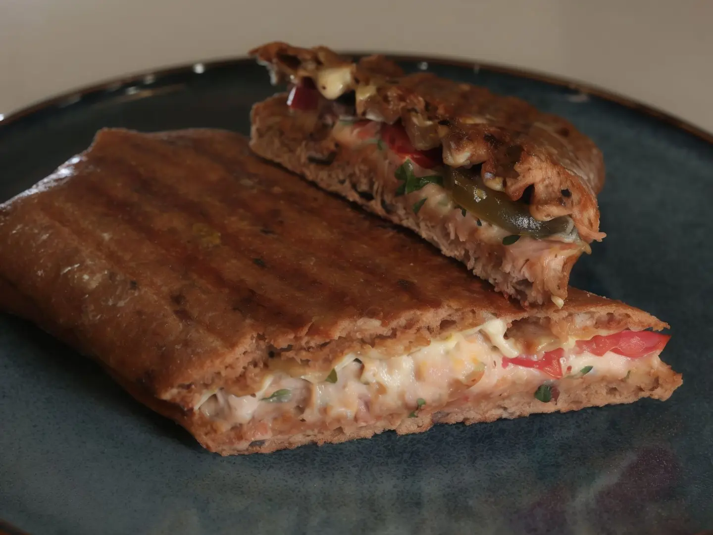 ساندويتش التونة الحار