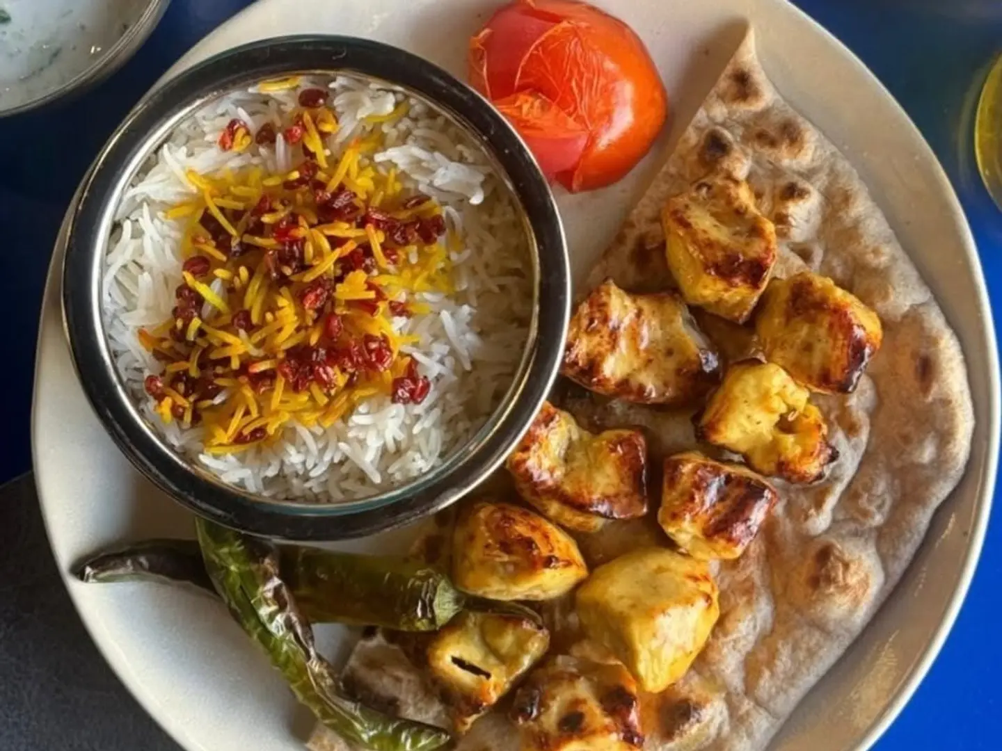 وجبة شيش طاووق مع الرز الايراني