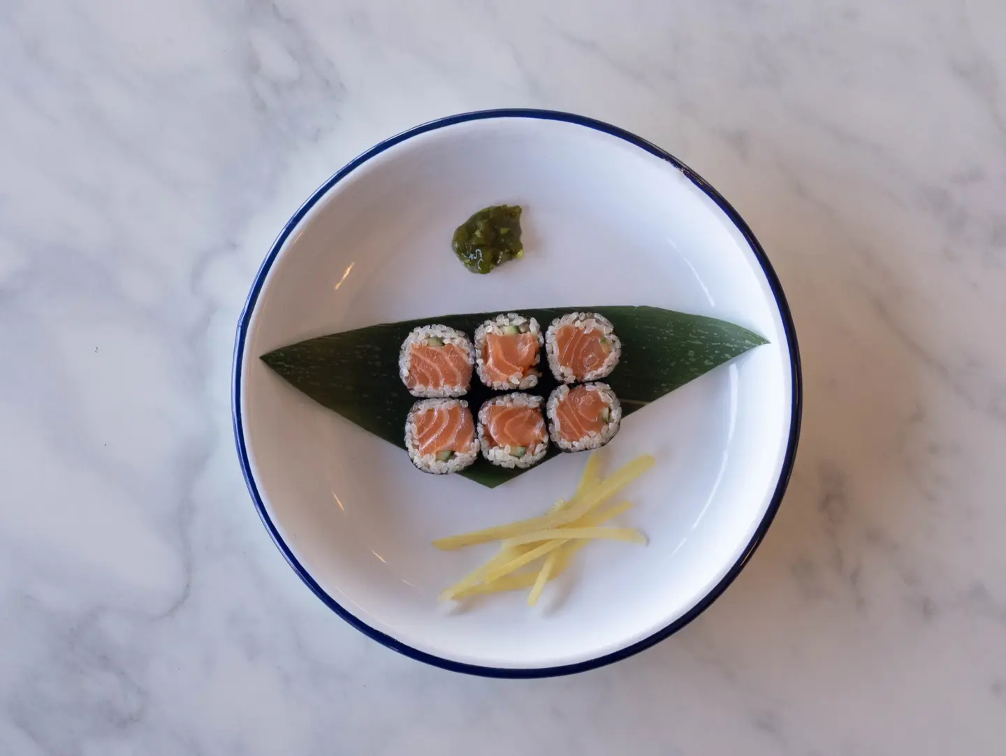 Salmon Classic Roll