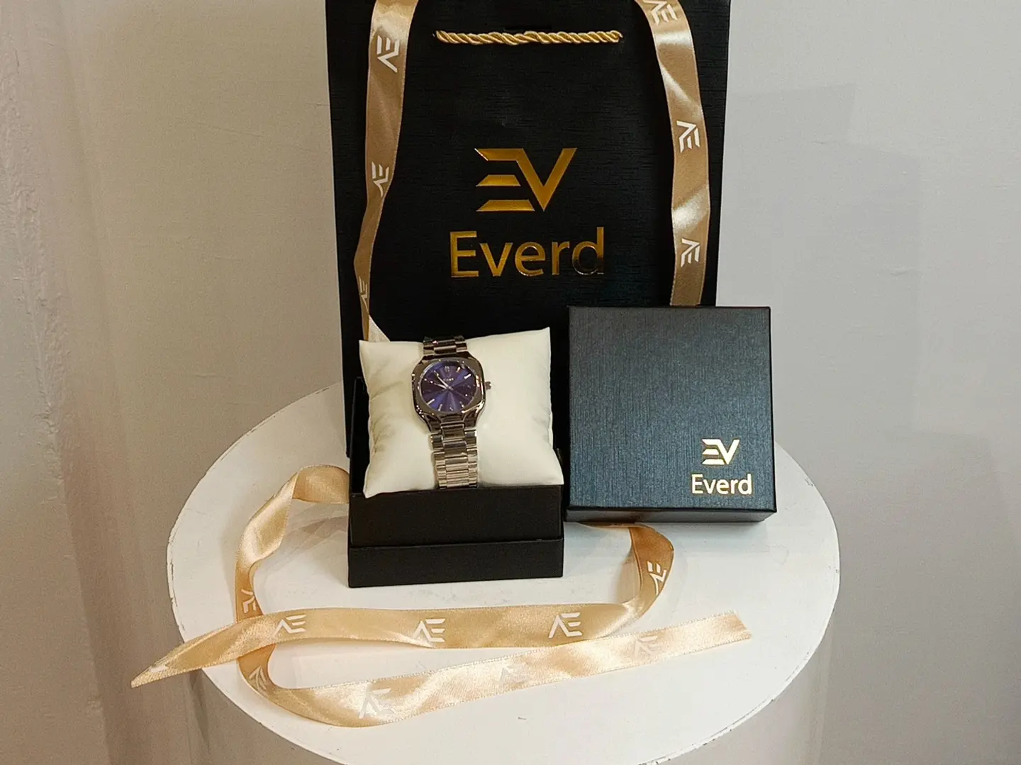 ساعة رجالية رقم ٦