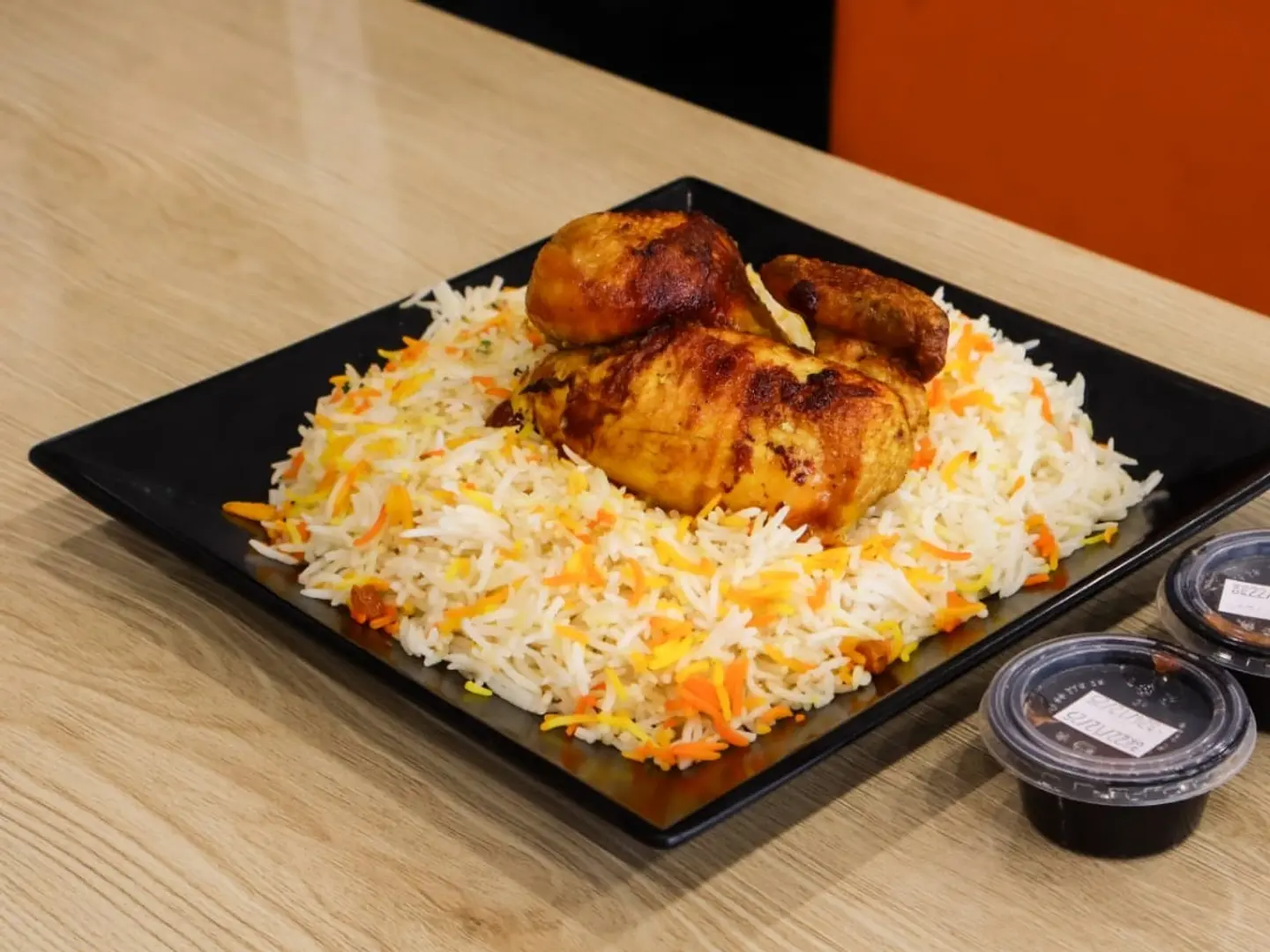 نص حبه دجاج شوايه مع الارز البرياني الابيض
