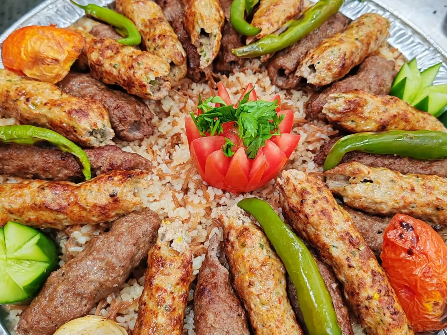 صينية كباب مكس 1 كيلو 12 سيخ