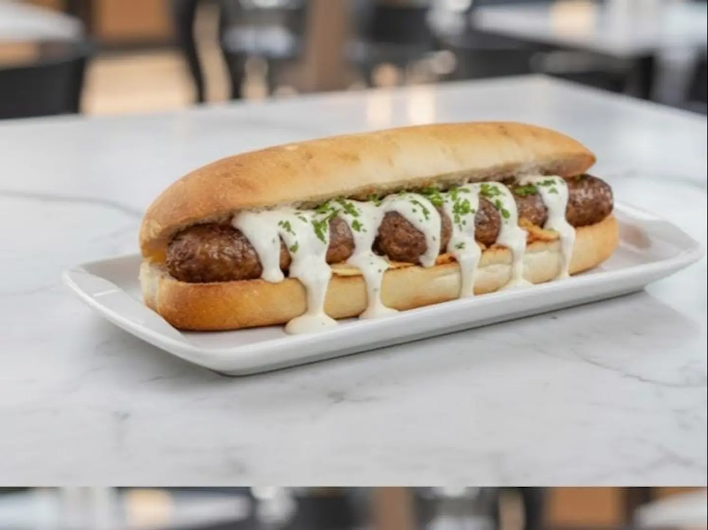 سجق صمون مشوي