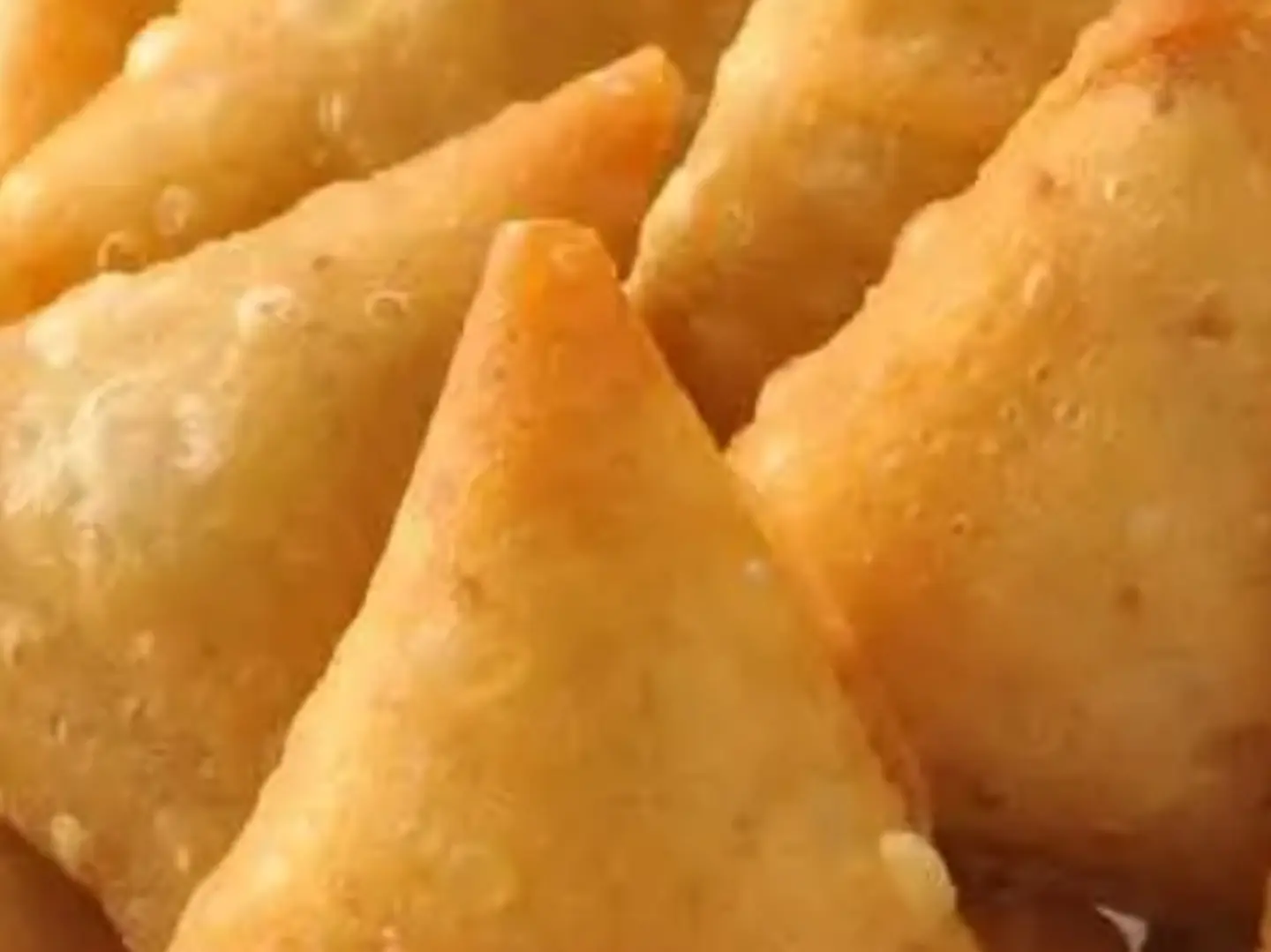 بوكس ٦ حبات سمبوسة (جبن ولحم)