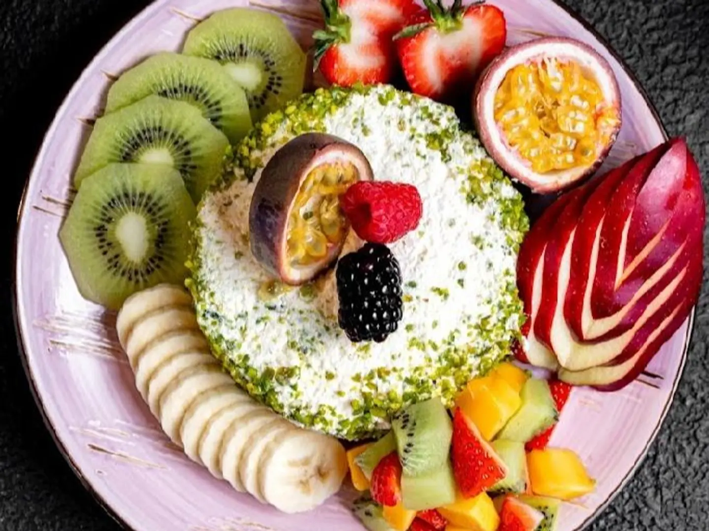 قشطة وفواكة وعسل