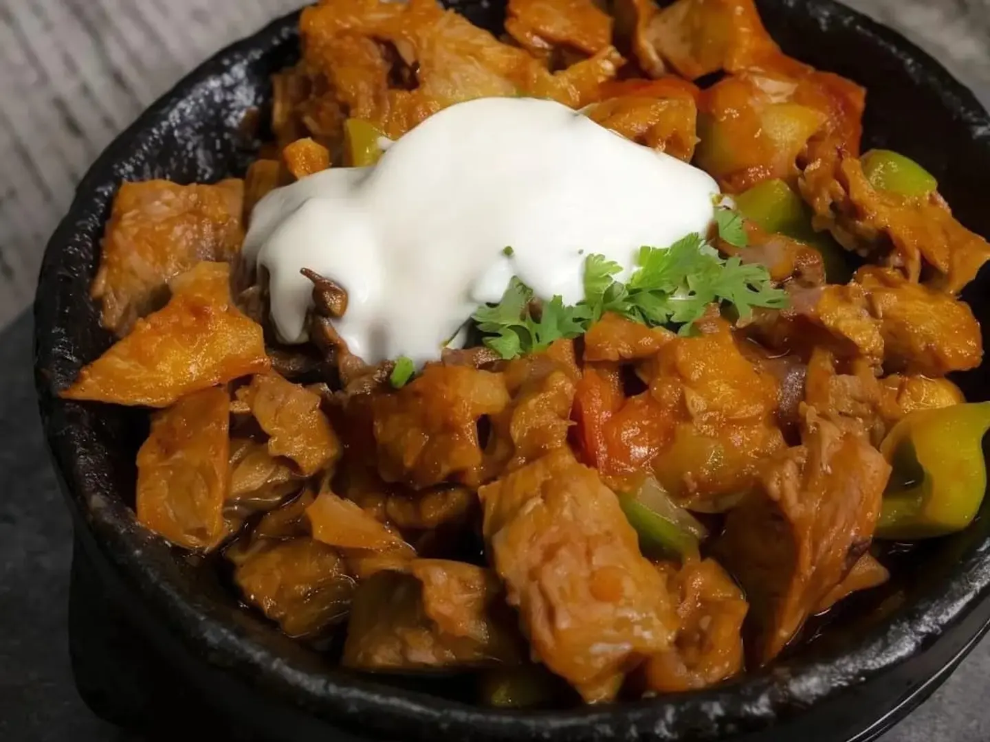 مقلقل لحم مع الجبن