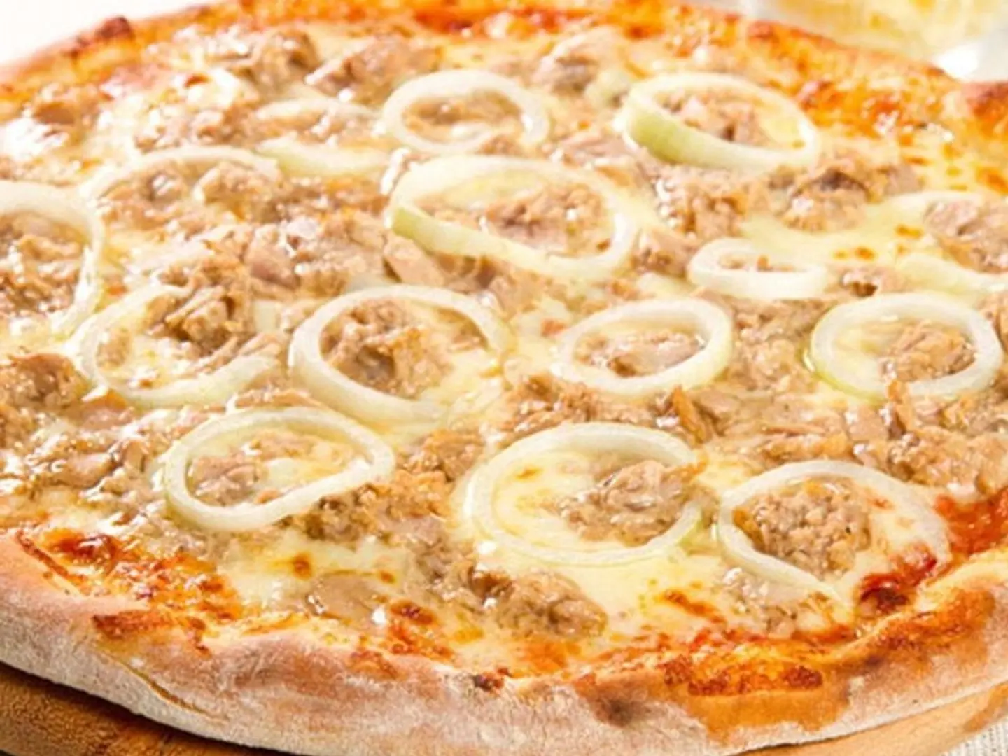 Large Tuna Pizza