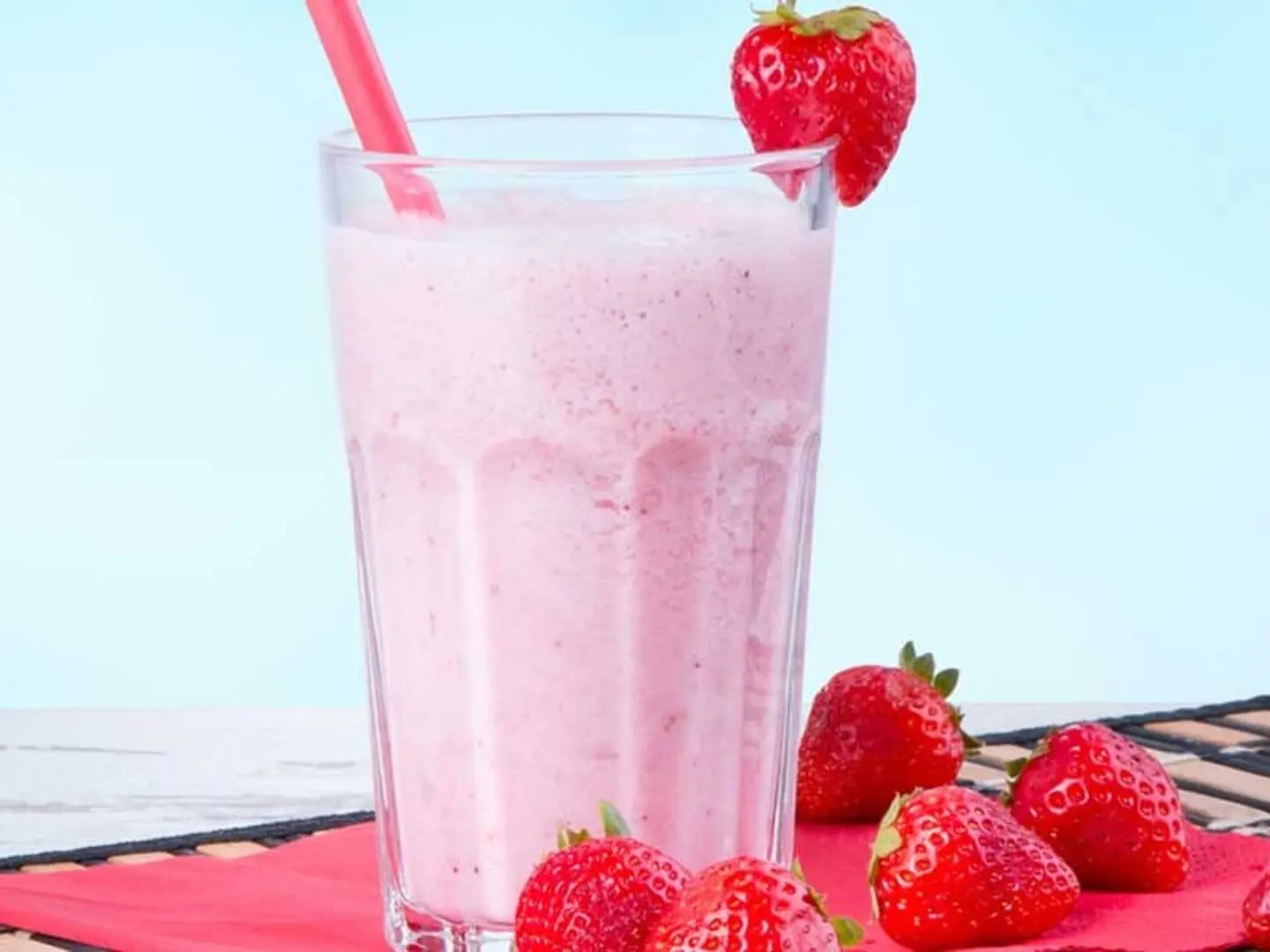 Strawberry Juice With Milk