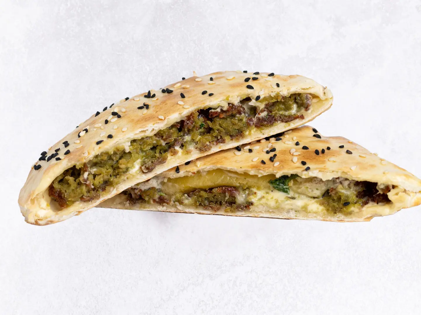 فطيرة فلافل مشكل بالبيض