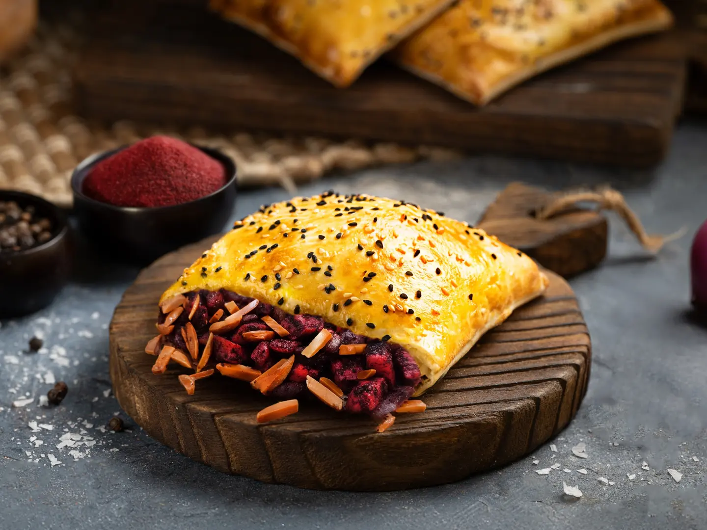 مسخن فيروز باللوز الصنوبري