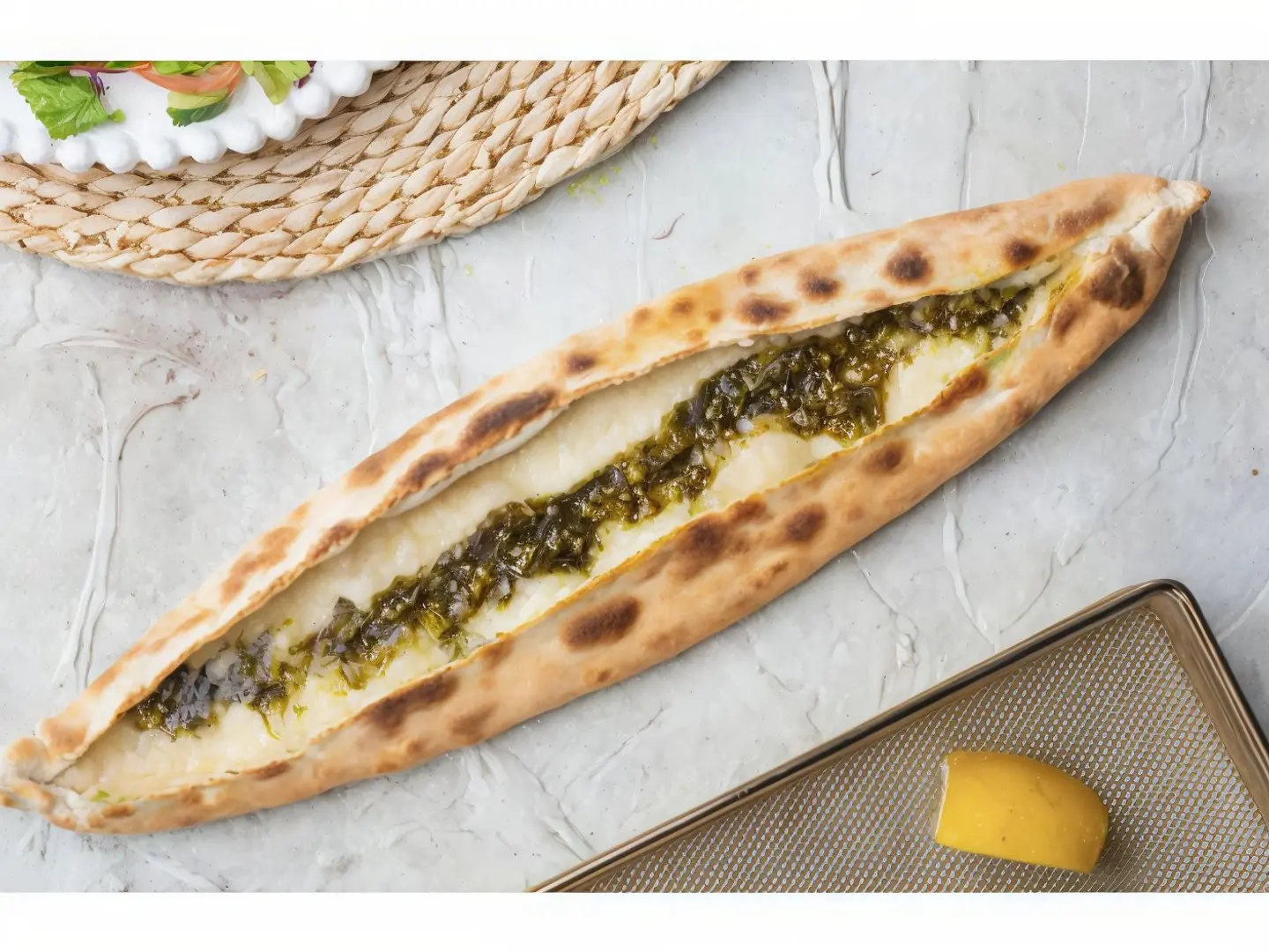 فطيرة لبنة بالزعتر