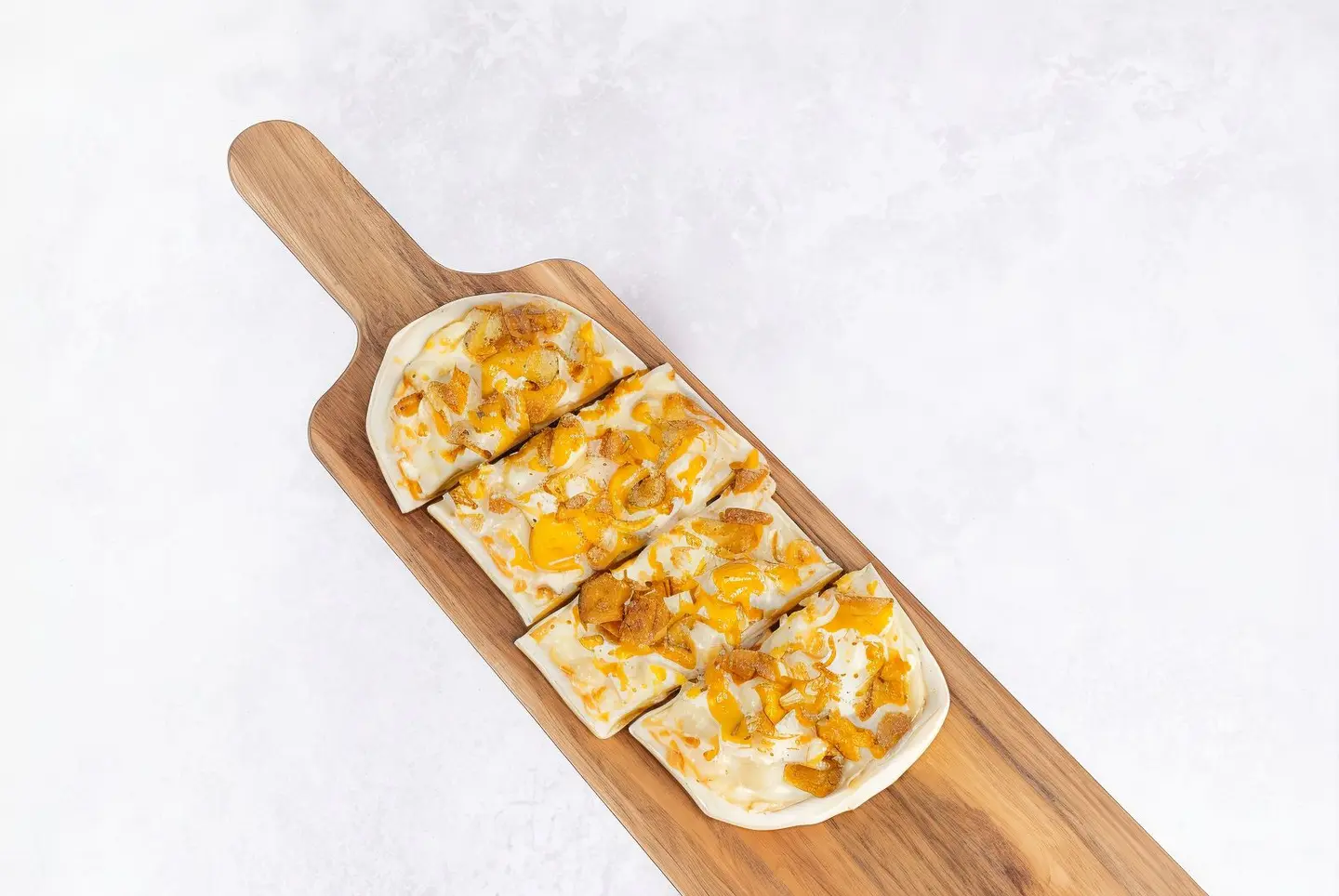 قارب بيض مقلي وجبن