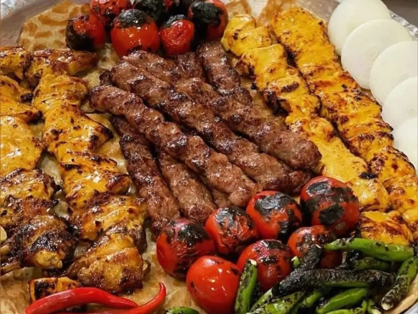 12 قسم المشويات نفر كباب لحم 24 نفر كباب دجاج 24 نفرشيش طاوق 26 مشكل مشاوي 35 مشكل مشاوي عائلي 70 سندويش كباب دجاج 13 سندوتش كباب لحم 15 سندوتش اوصال دجاج