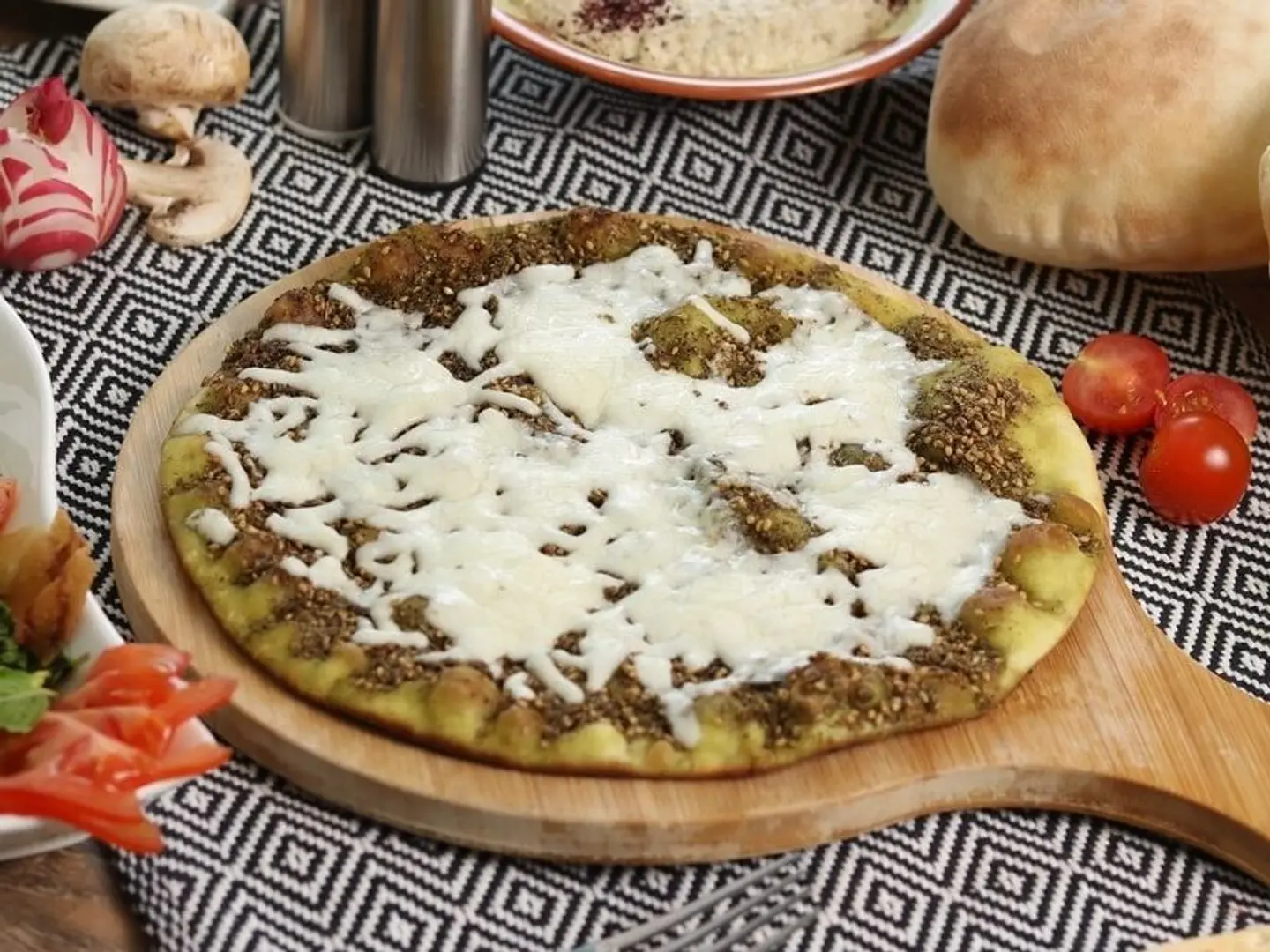 فطيرة زعتر وجبن
