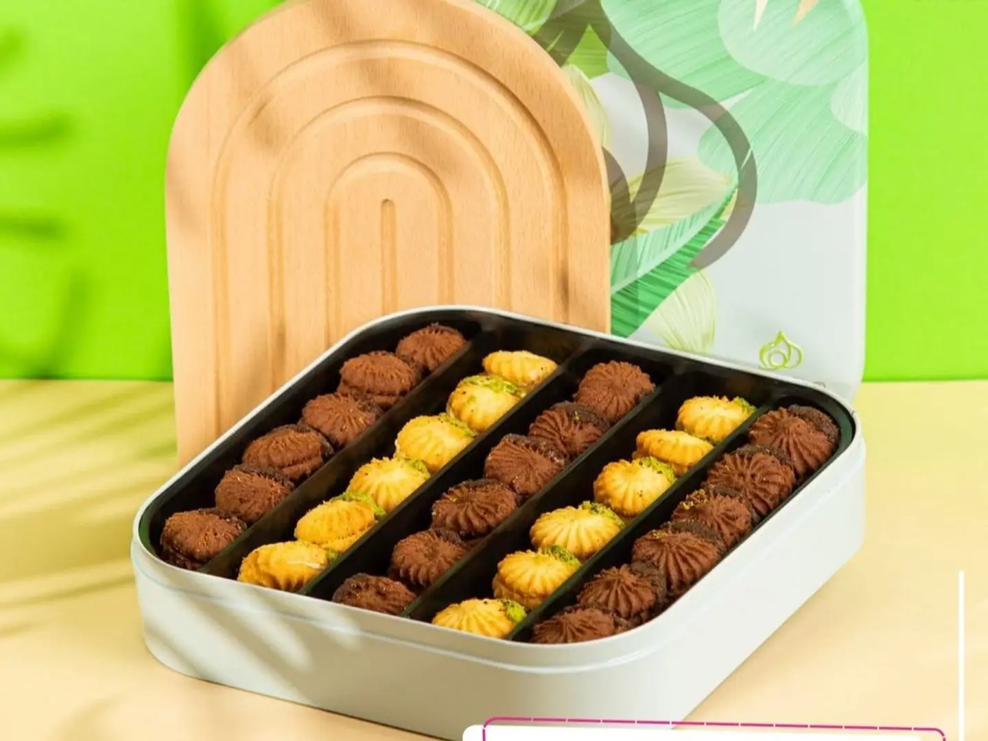 Large Brittle Petit Fours With Sprinkles