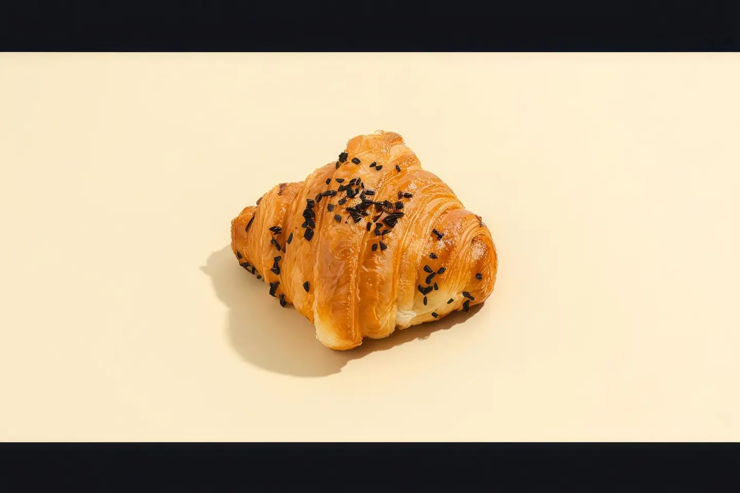 كروسون جبن شيدر