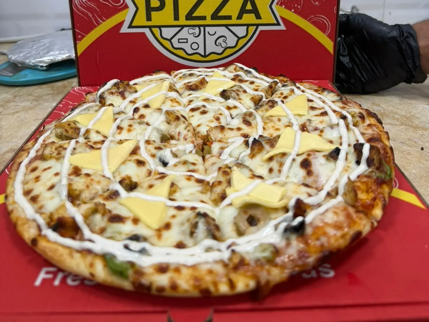 Chicken Awsal Pizza