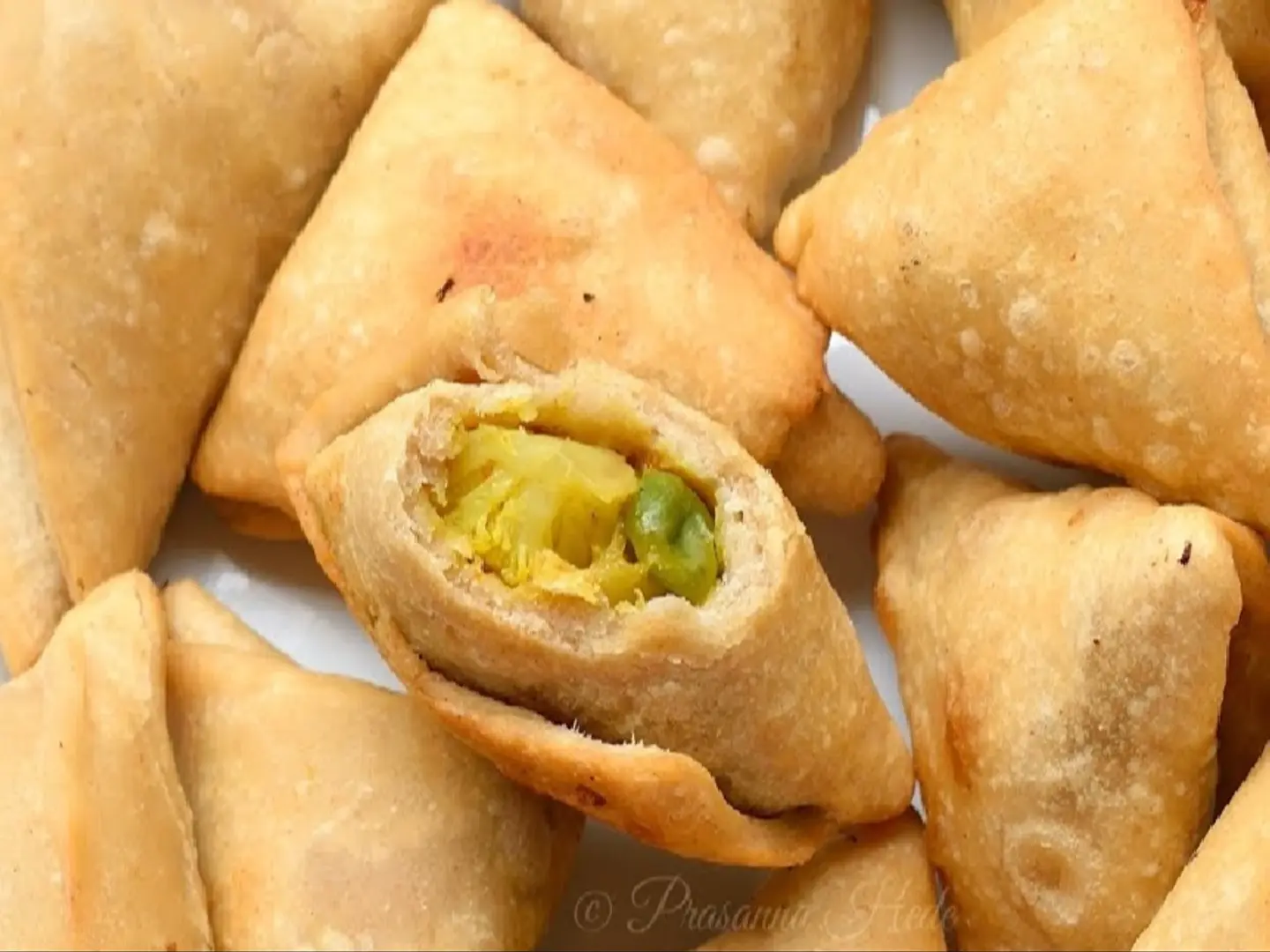 سمبوسة ١ قطعة