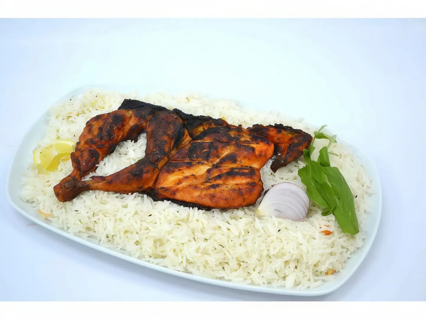 نص حبة دجاج فحم مع الأرز