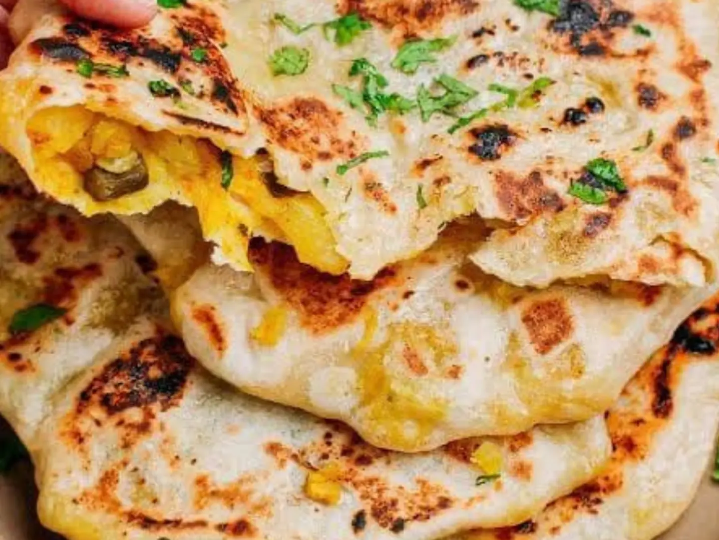 خبز نان بطاطس لحم