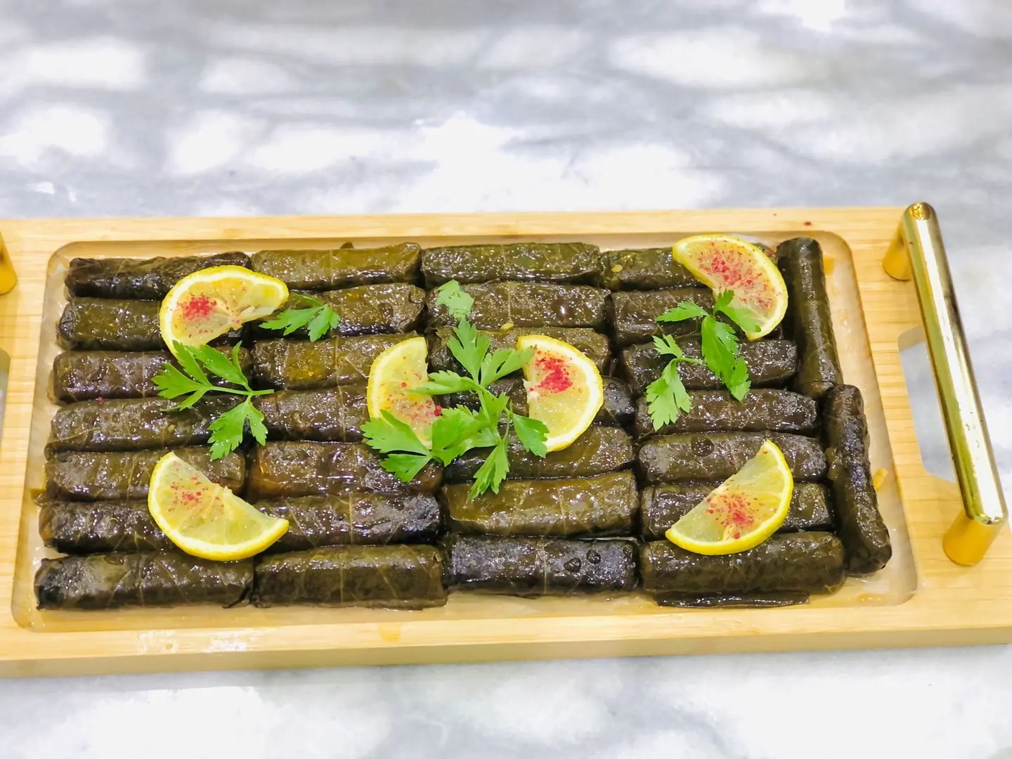 ورق عنب وسط