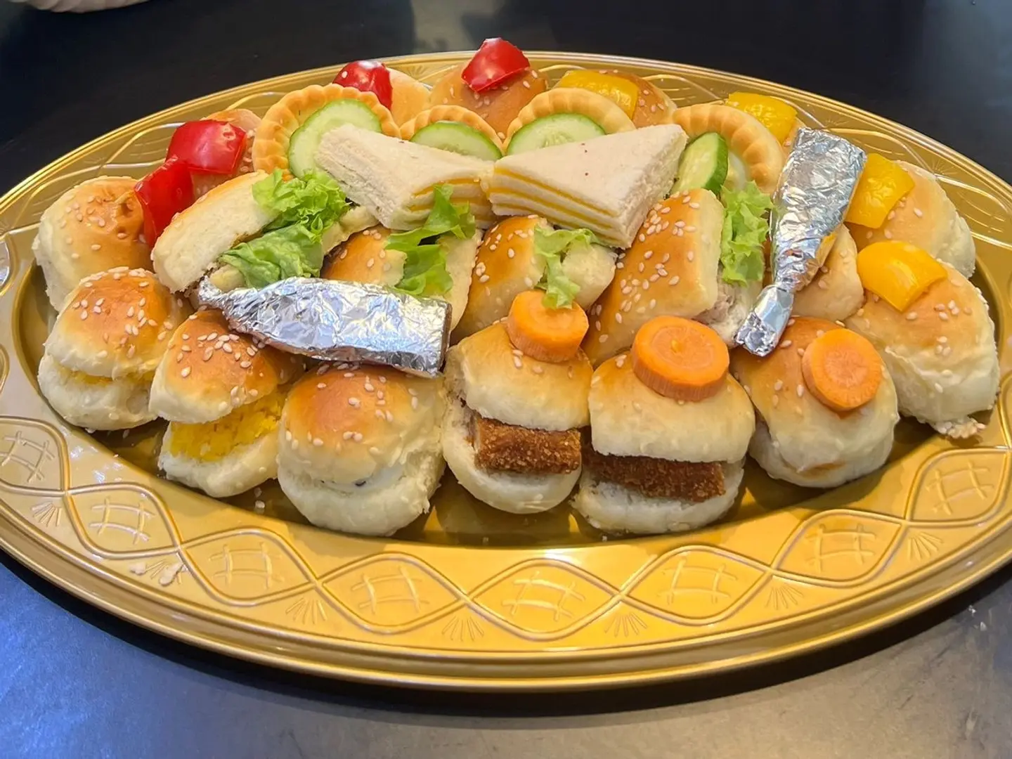 صحن معجنات مشكلة