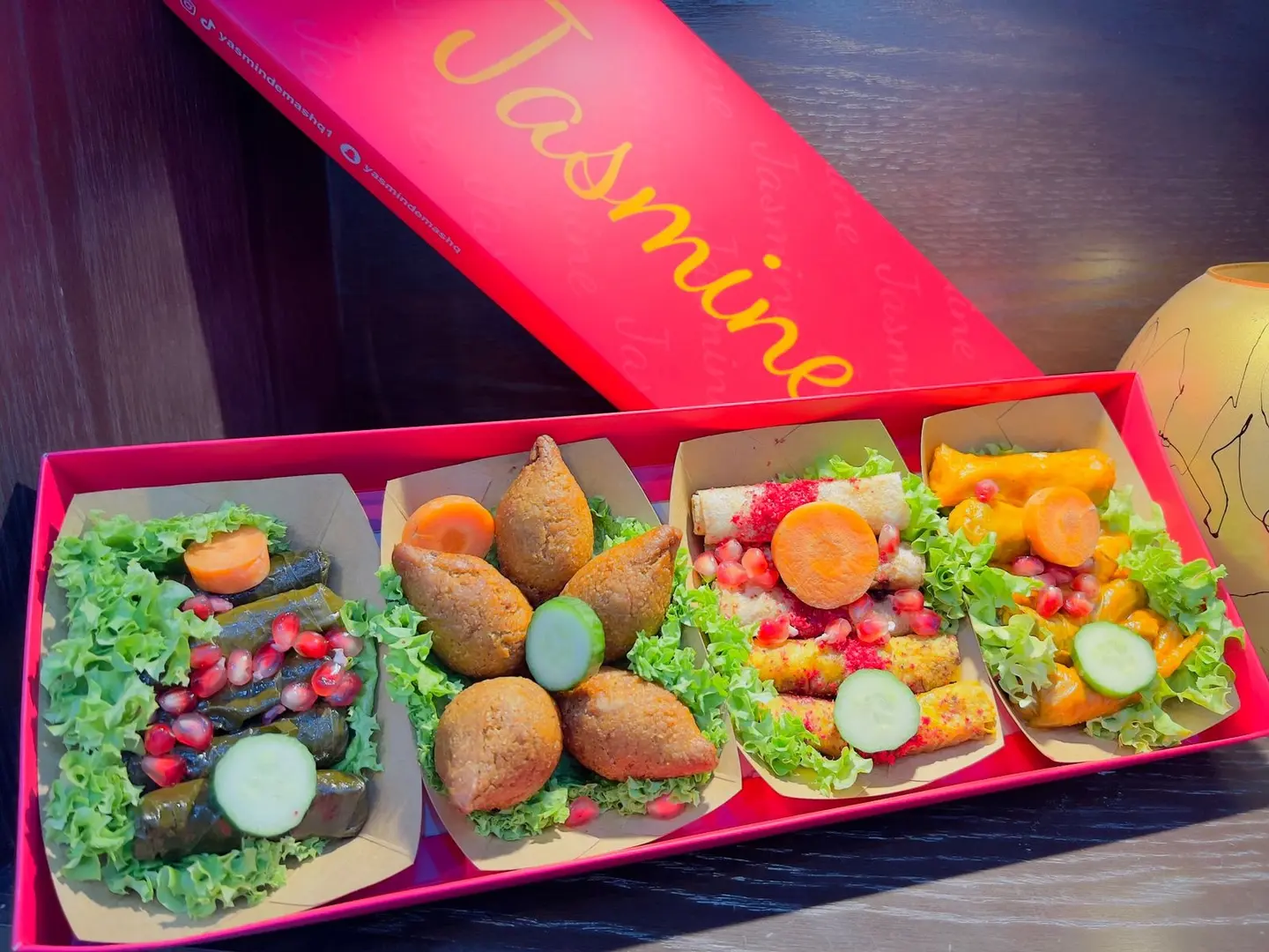 بوكس وسط ورق عنب ملفوف كبه مسخن