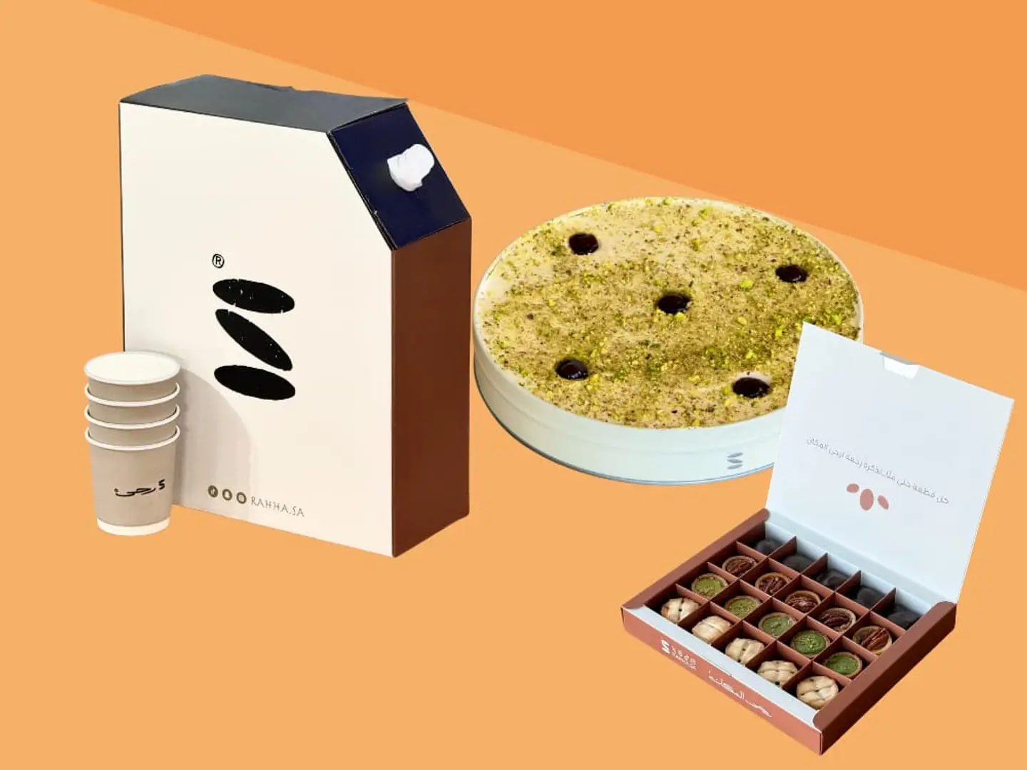 بوكس حلى ميكس 20 قطعه مع تراميسيو ورد عائلي مع جيك قهوة واحد لتر برازيلي