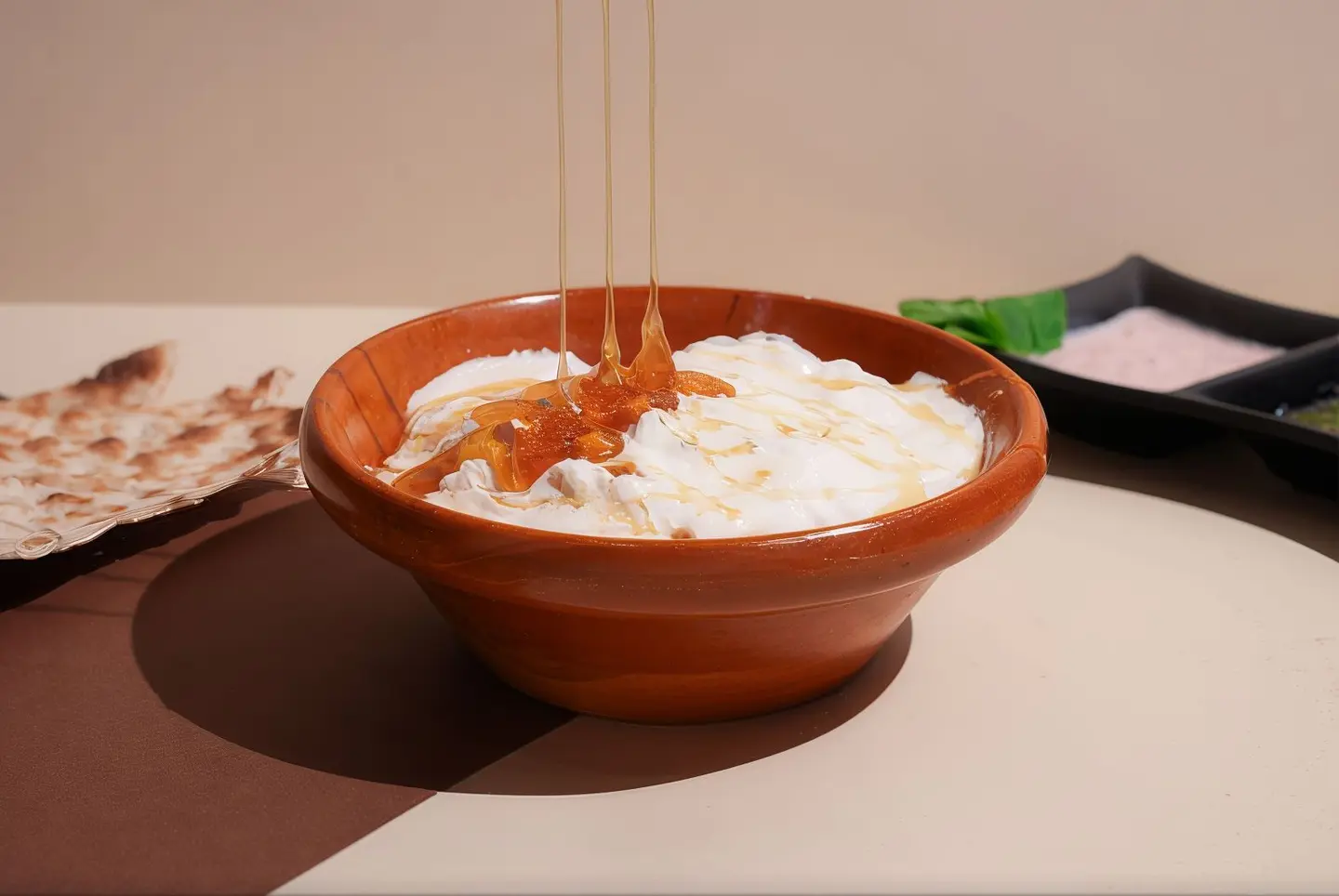 Fatteh With Cream, Ghee, And Honey
