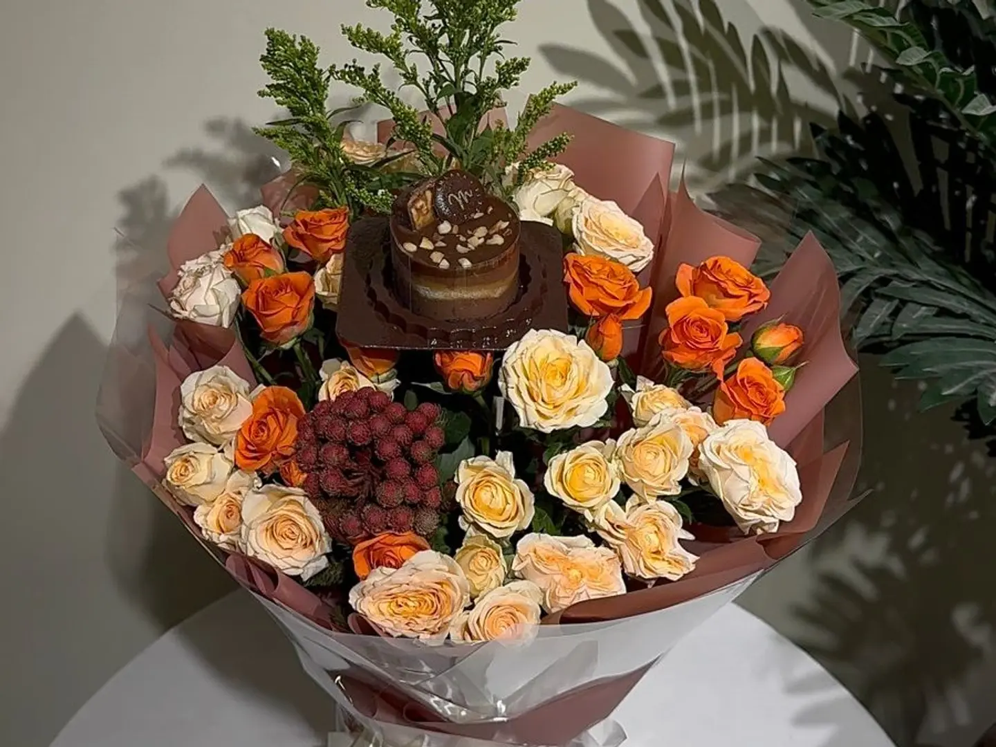 Bouquet With Luxury Mini Chocolate Cake