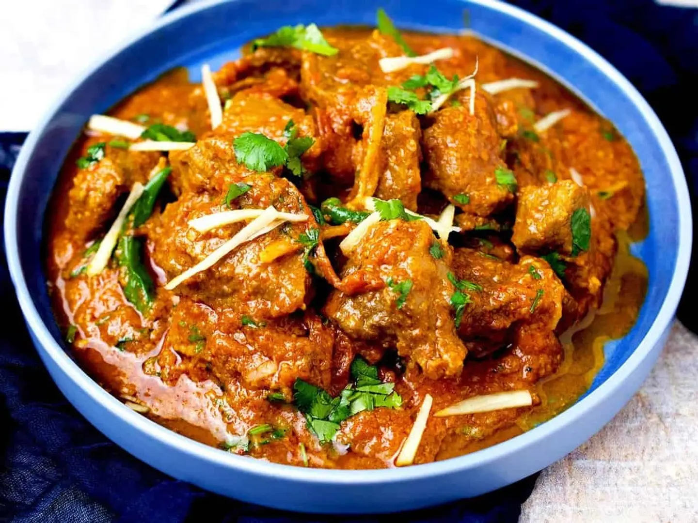 لحم بقر كاداي مع خبز الروتي