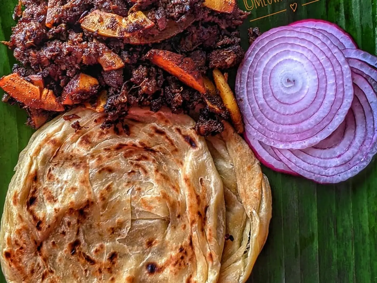 لحم بقري حار مع باراثا