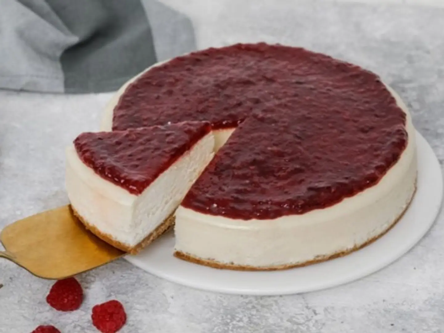 تشيز كيك راز بيري ( توت الأحمر الفاخر ) - 12 قطعة