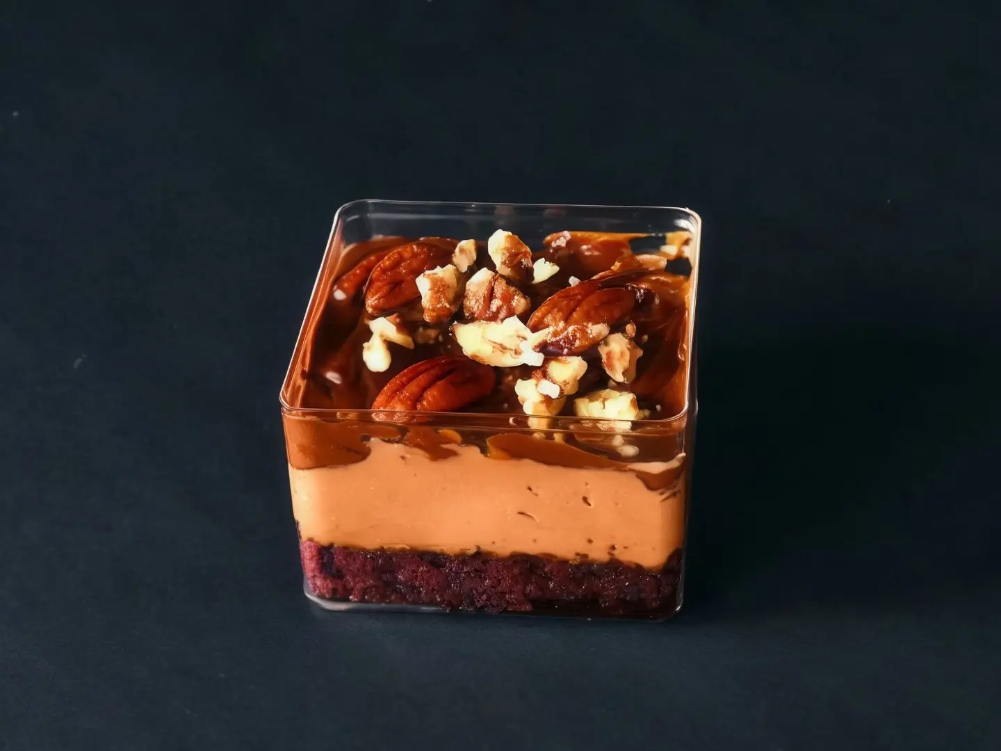 تشيزكيك البيكان والشوكولاته البلجيكية لشخص واحد