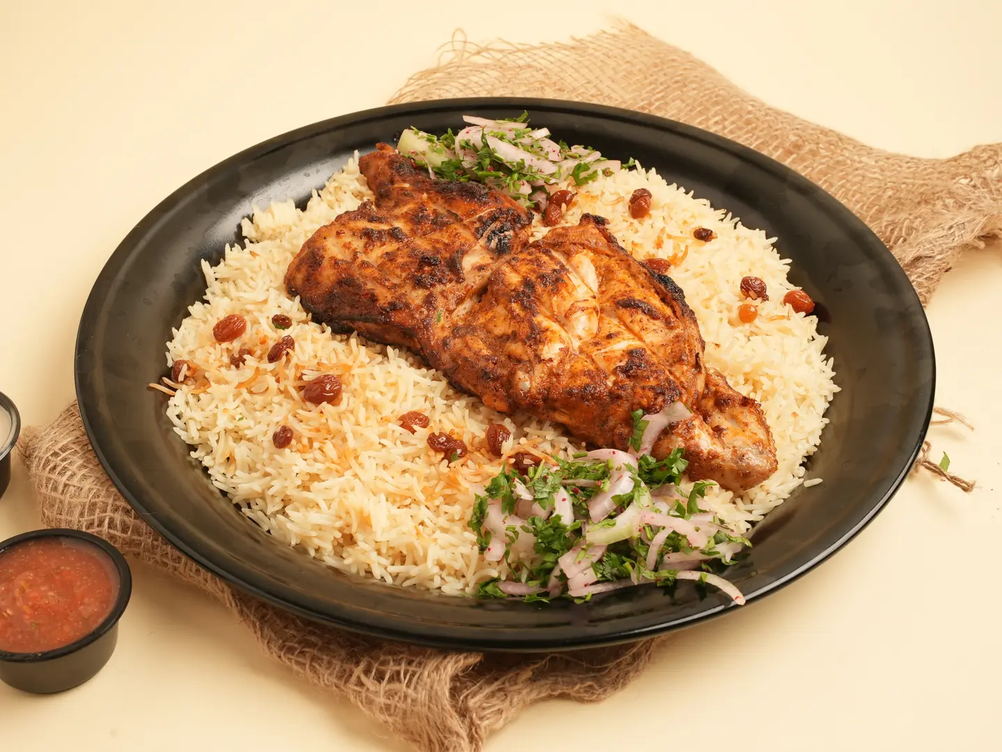 حبة دجاج على الفحم مع الرز
