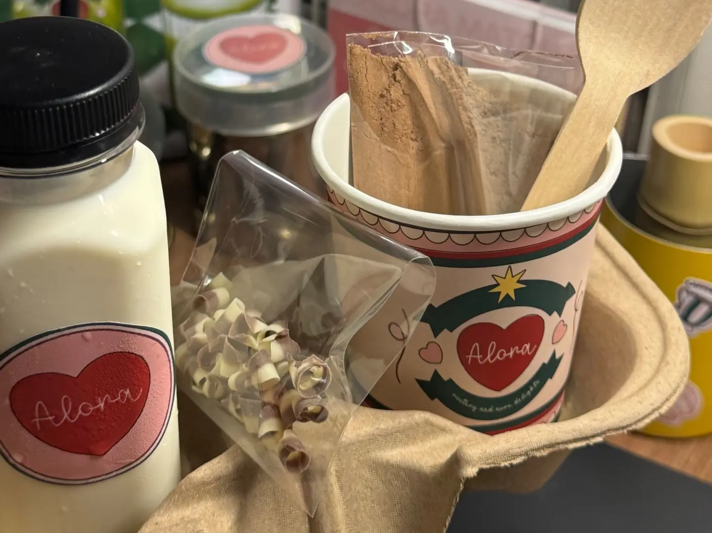 ألورا هوت شوكليت