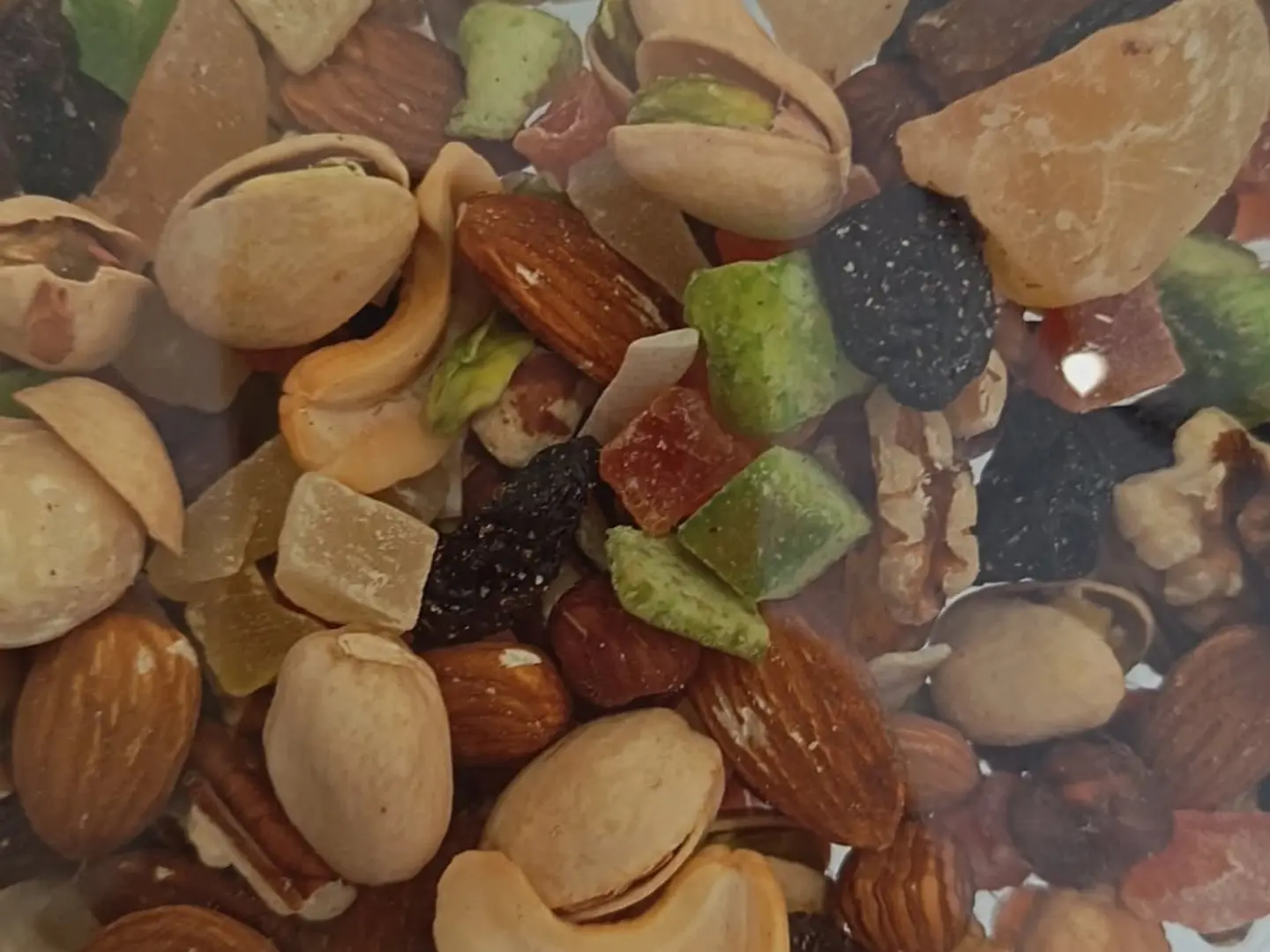 Deluxe Nuts With Fruit Pieces