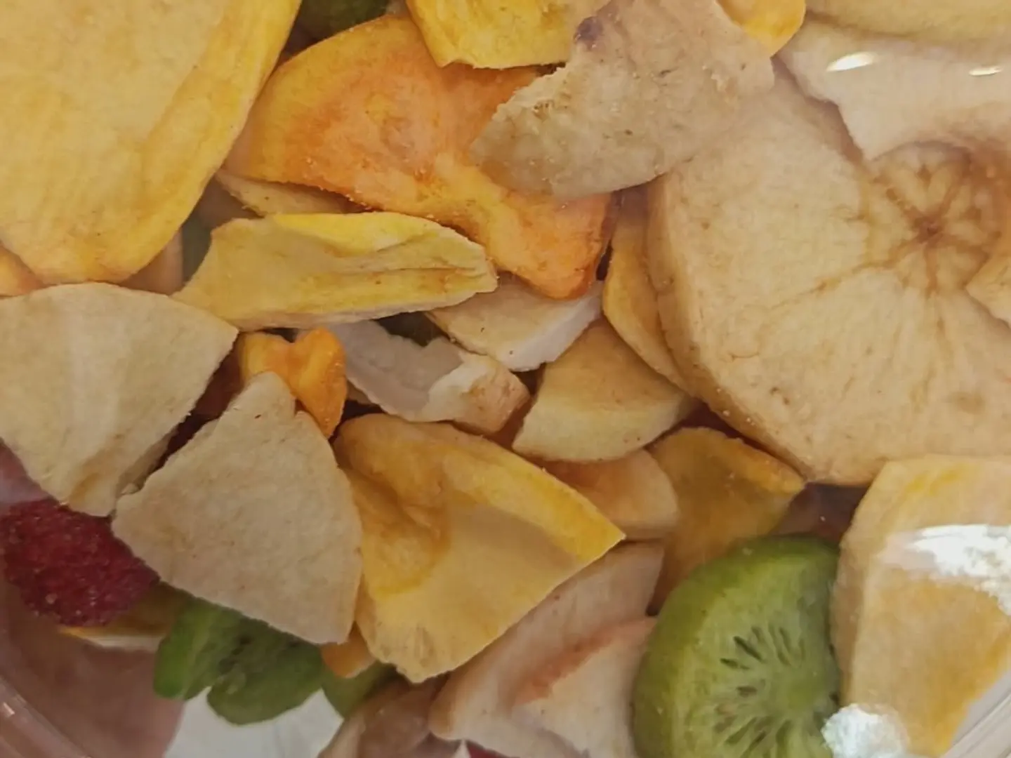 فواكه مجففة متنوعة